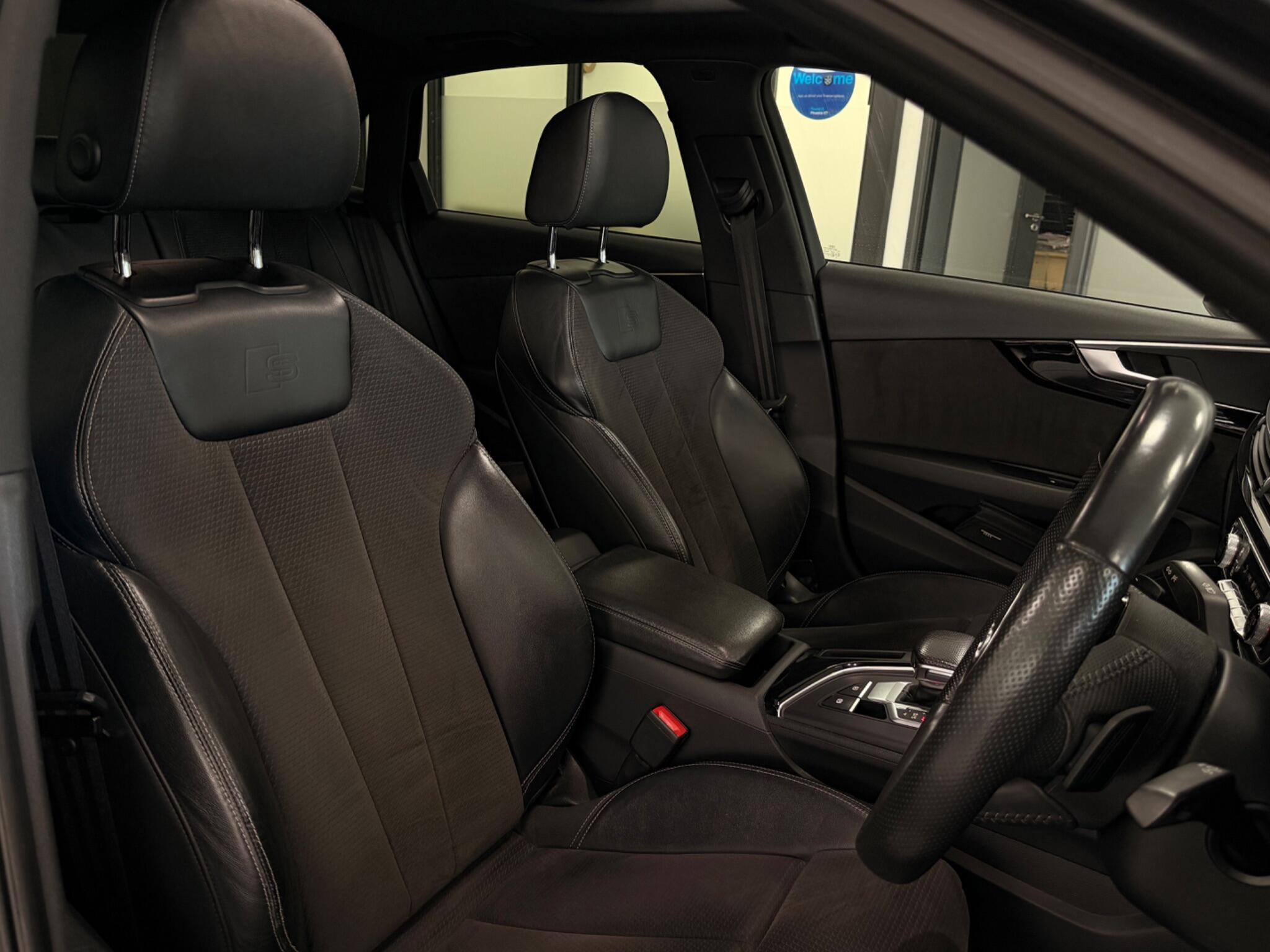 Audi A4 view 19