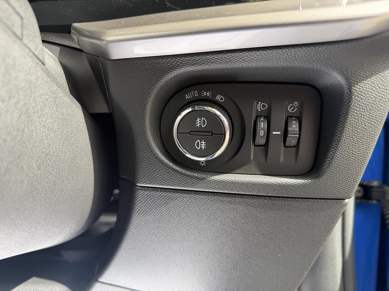 Vauxhall Mokka Electric view 24