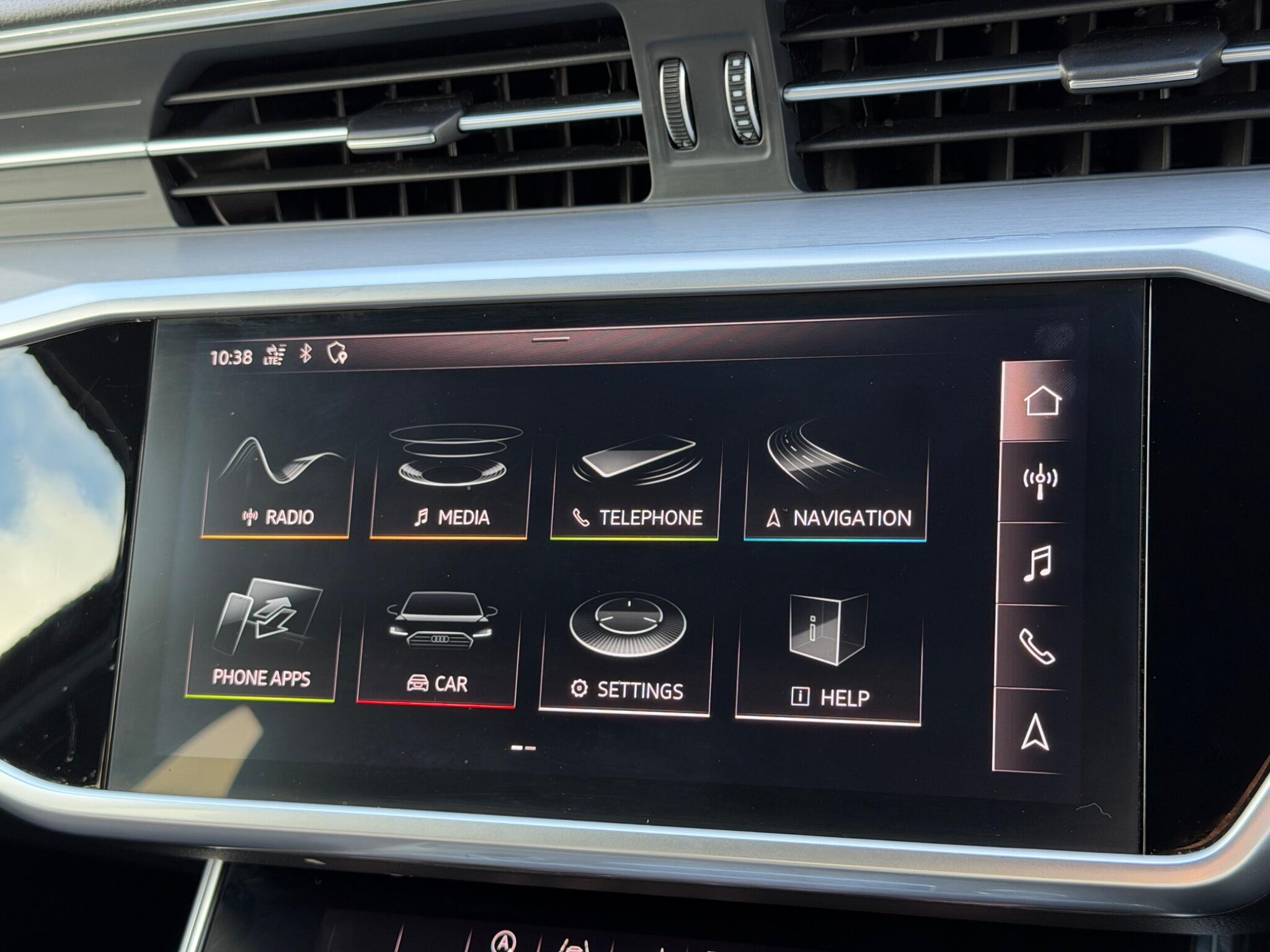 Audi A6 view 29