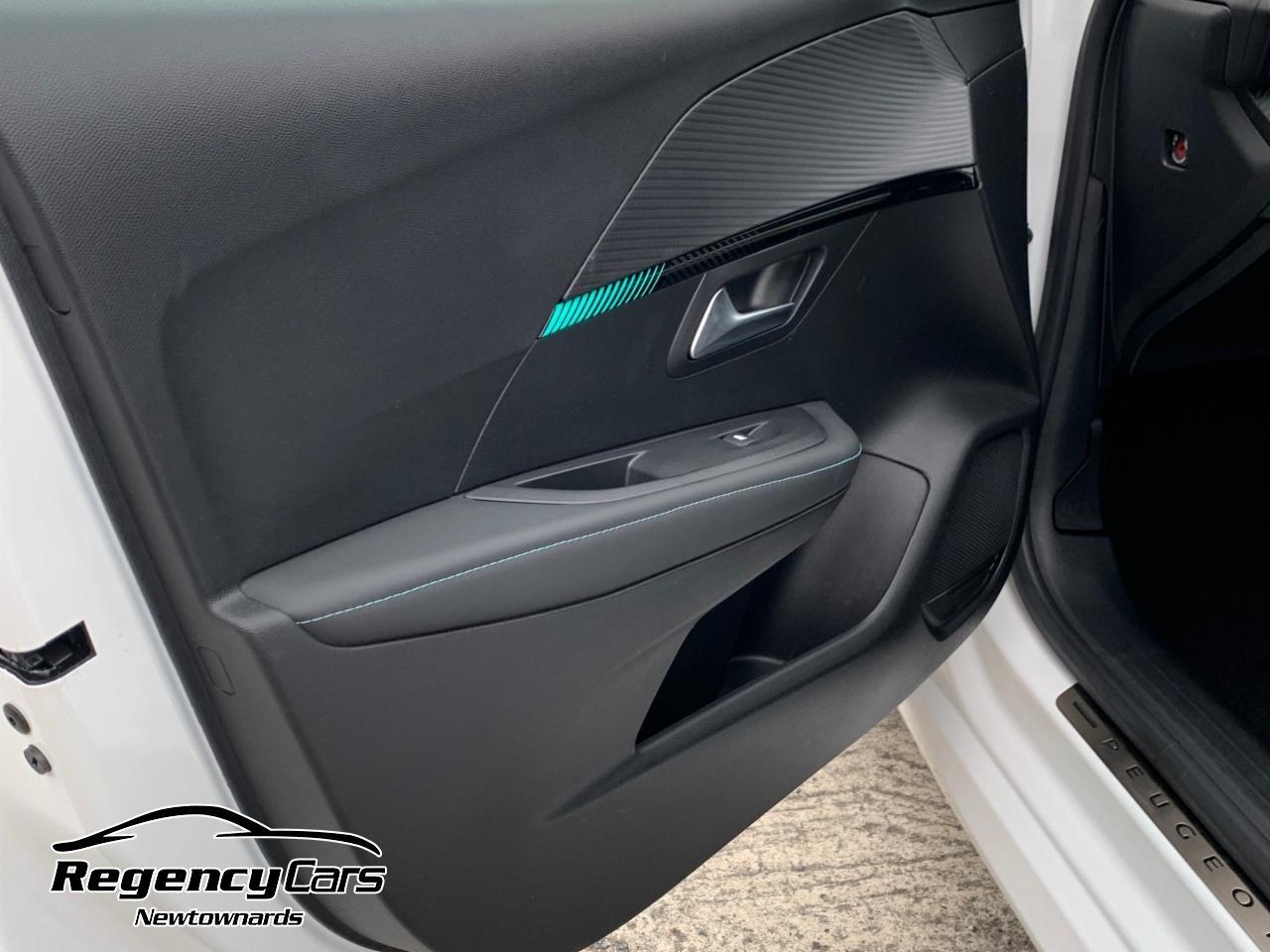 Peugeot 208 view 25