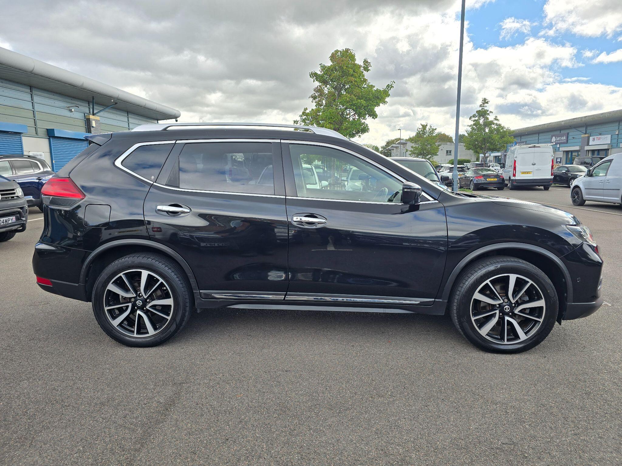 Nissan X-Trail view 14