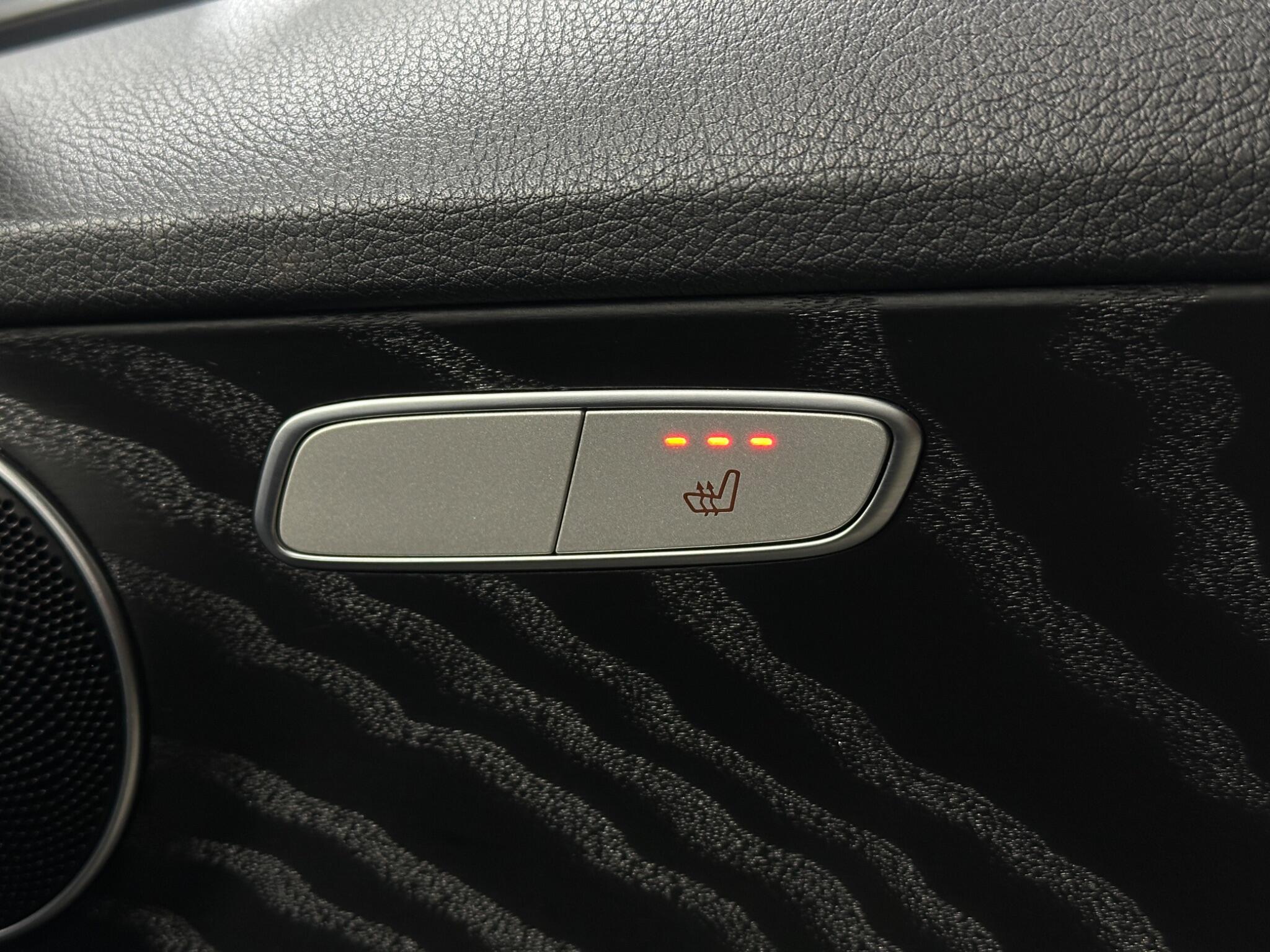 Mercedes-Benz C-Class view 20