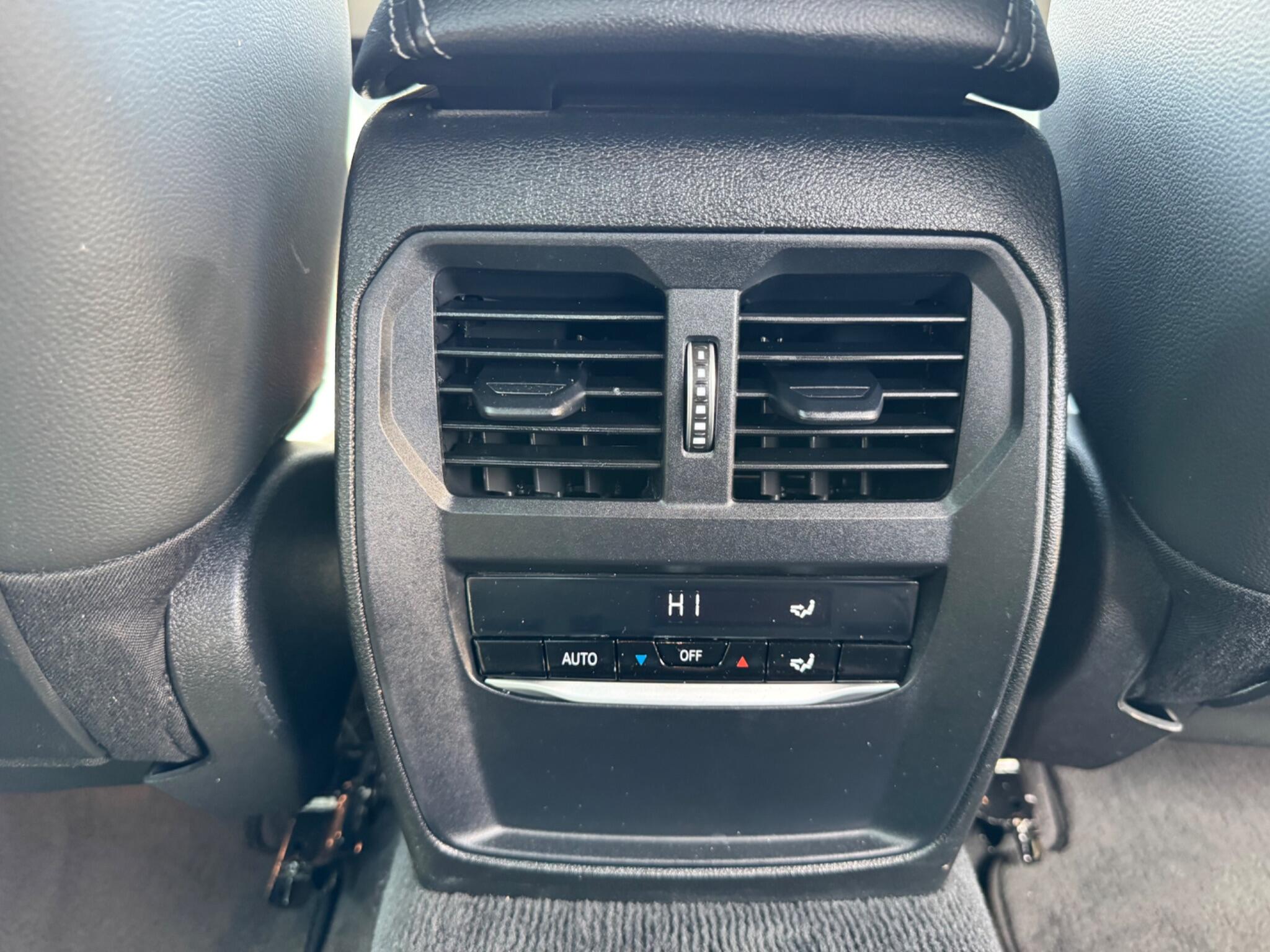BMW 3 Series view 29