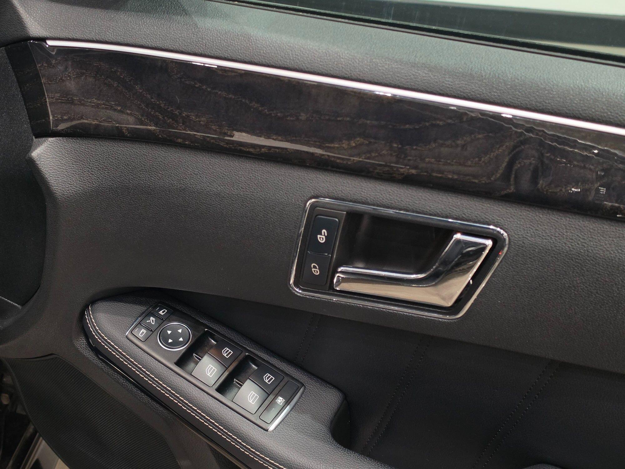 Mercedes-Benz E-Class view 60