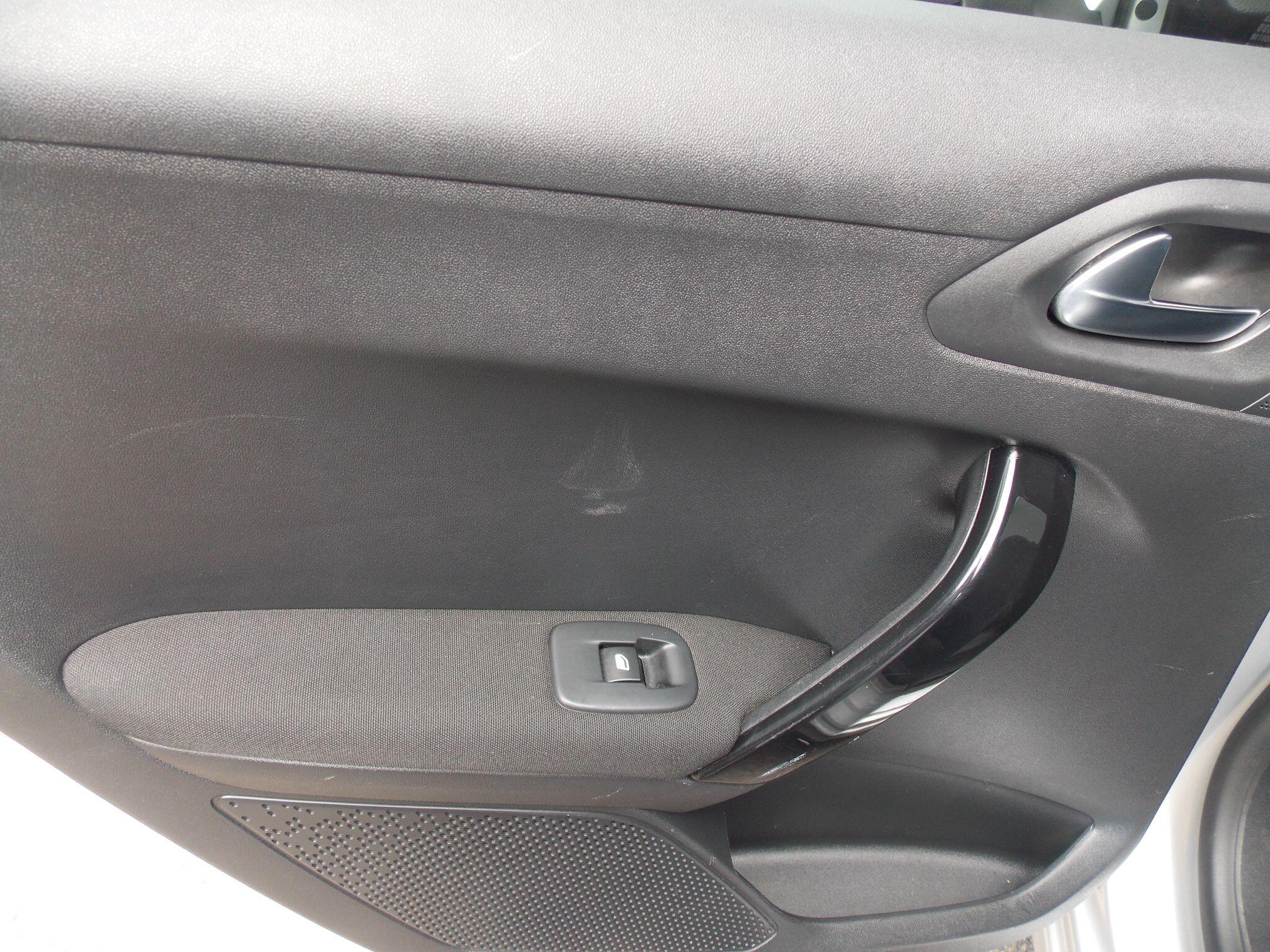 Peugeot 208 view 60