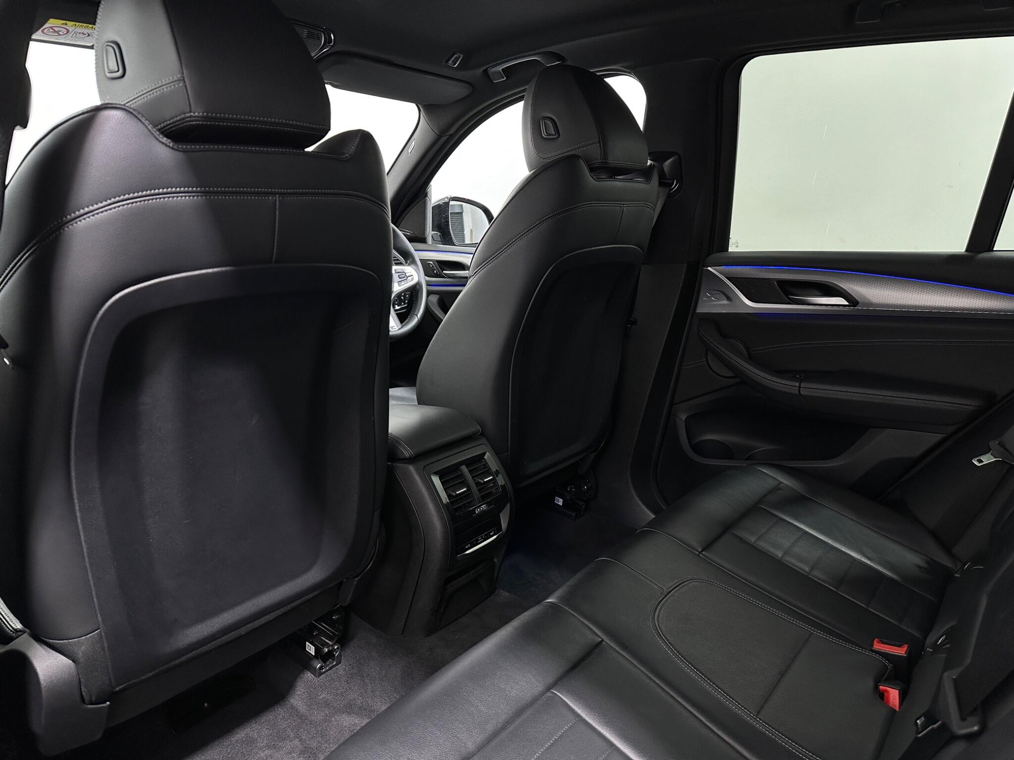 BMW X3 view 40