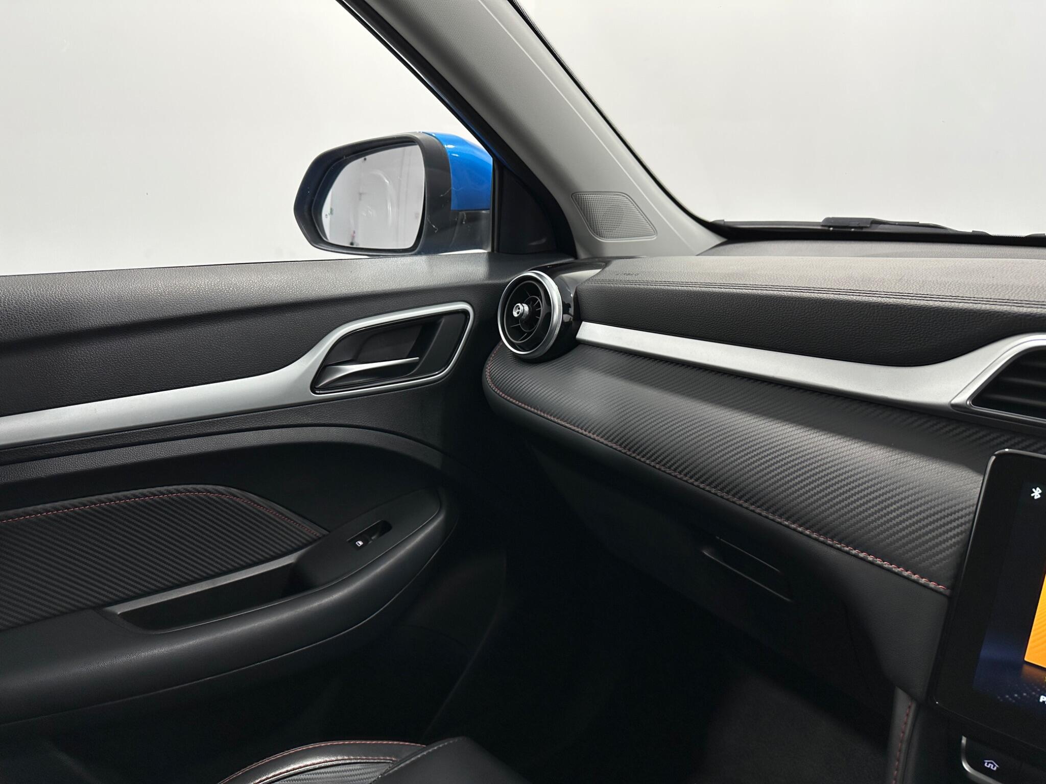 MG ZS view 27