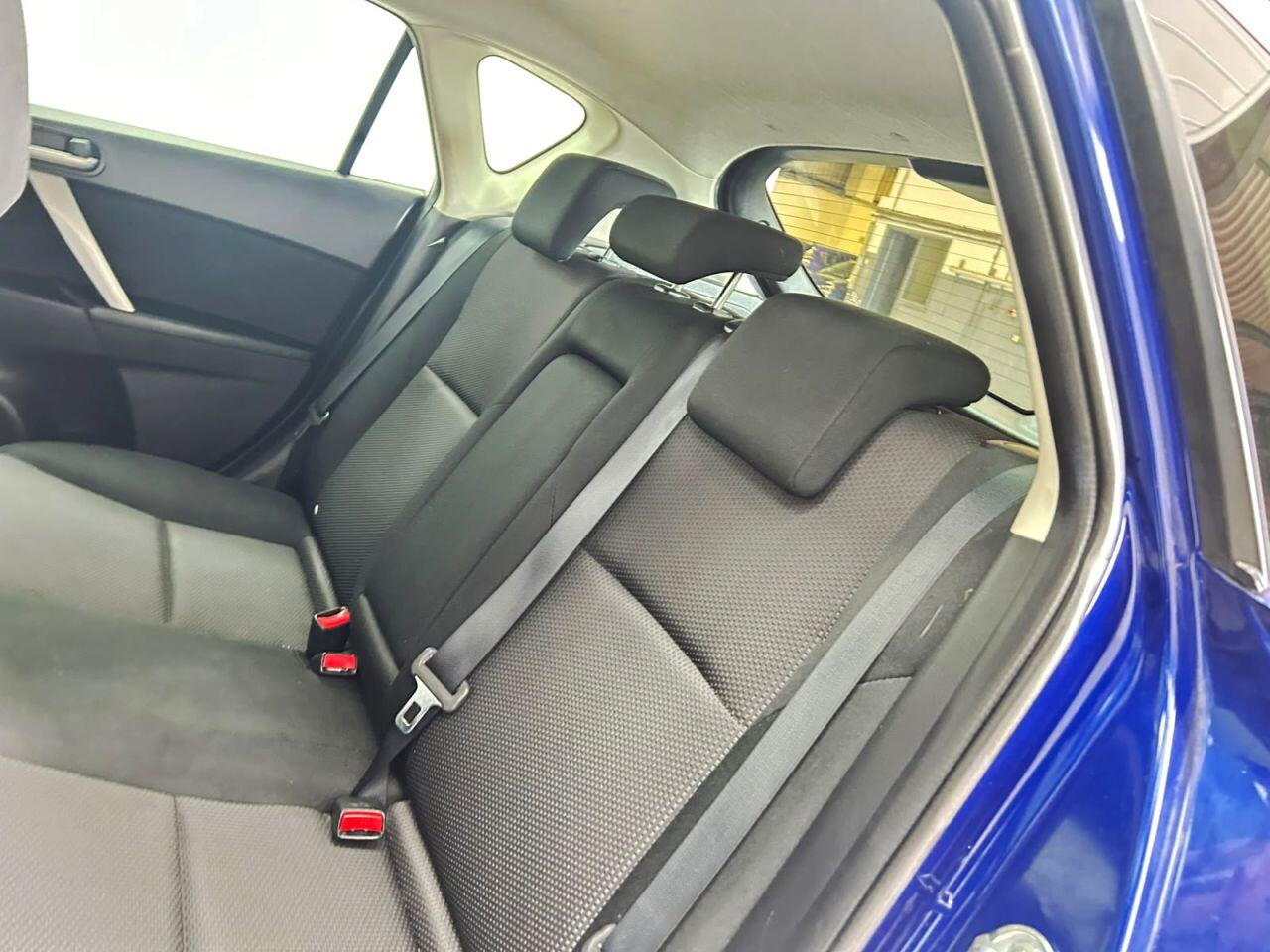 Mazda Mazda3 view 20