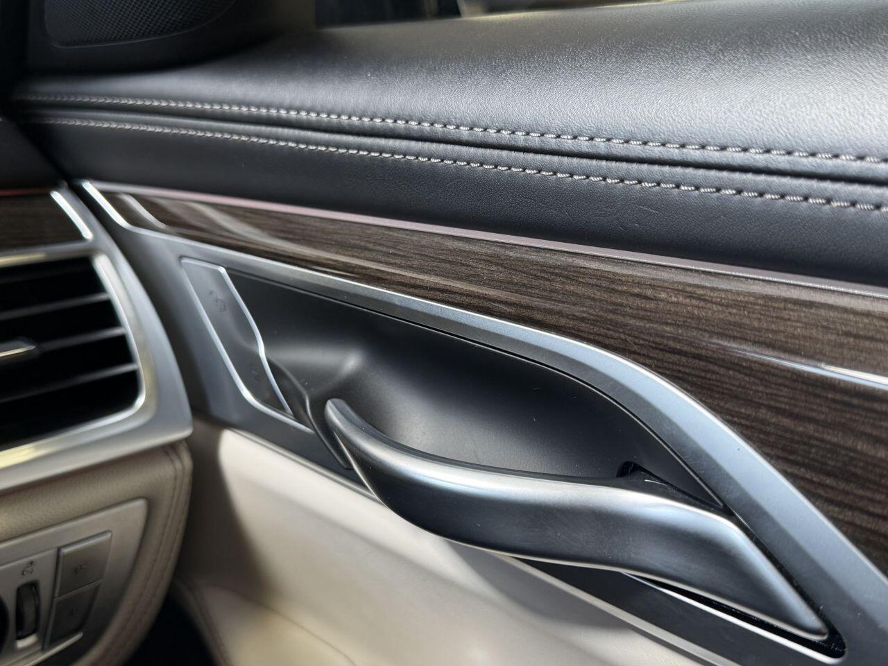 BMW 7 Series view 45