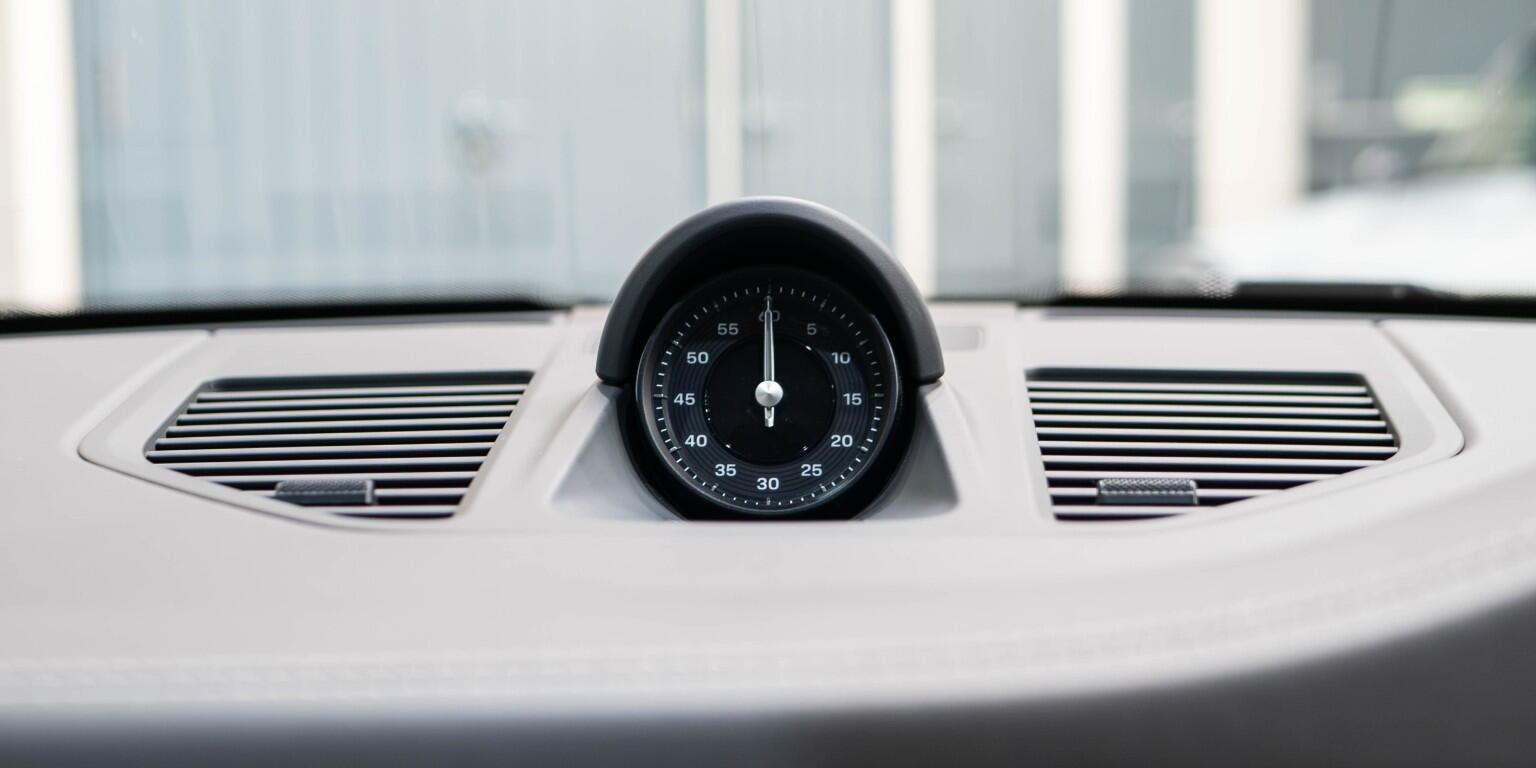 Porsche 911 view 36