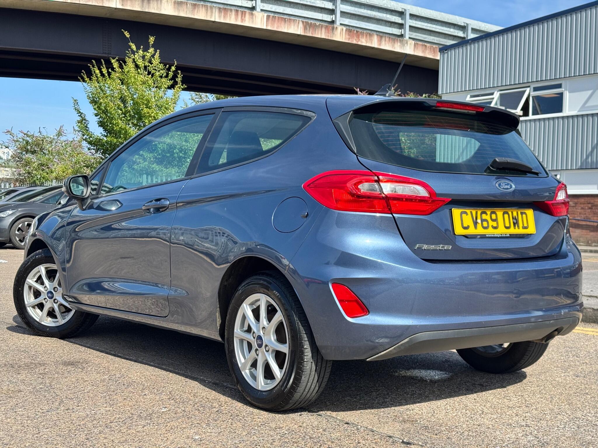Ford Fiesta view 9
