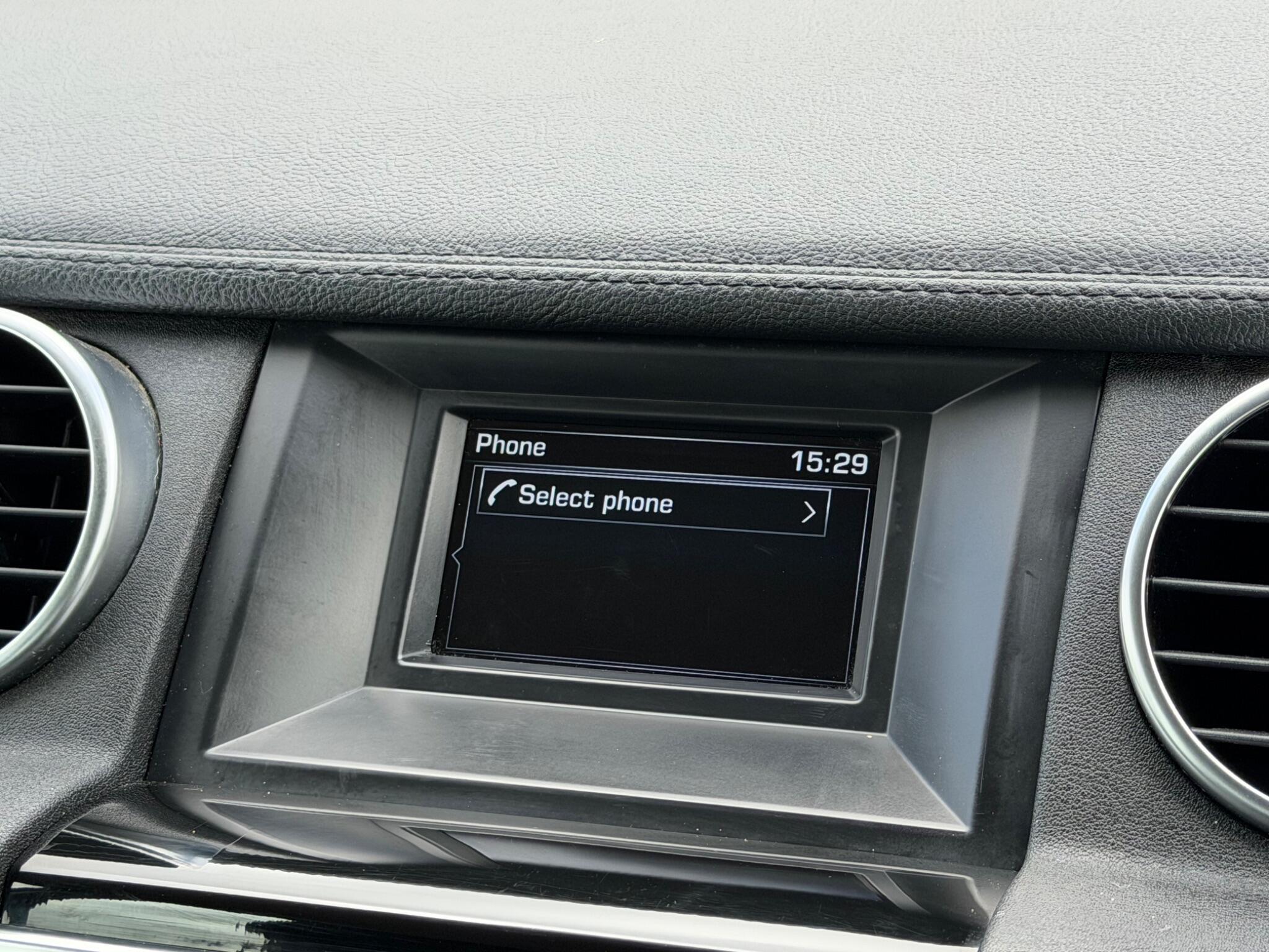 Land Rover Discovery view 30