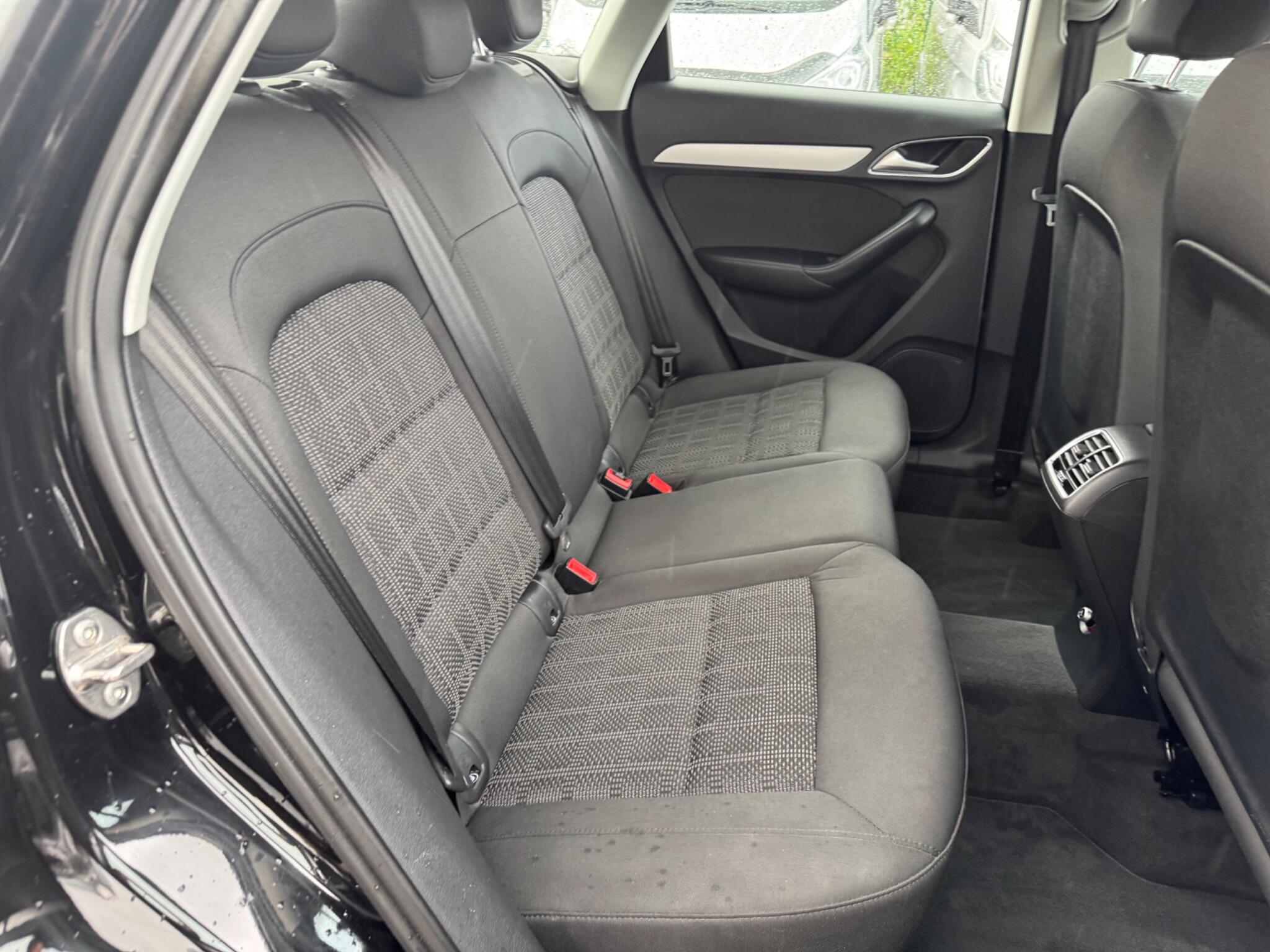 Audi Q3 view 24