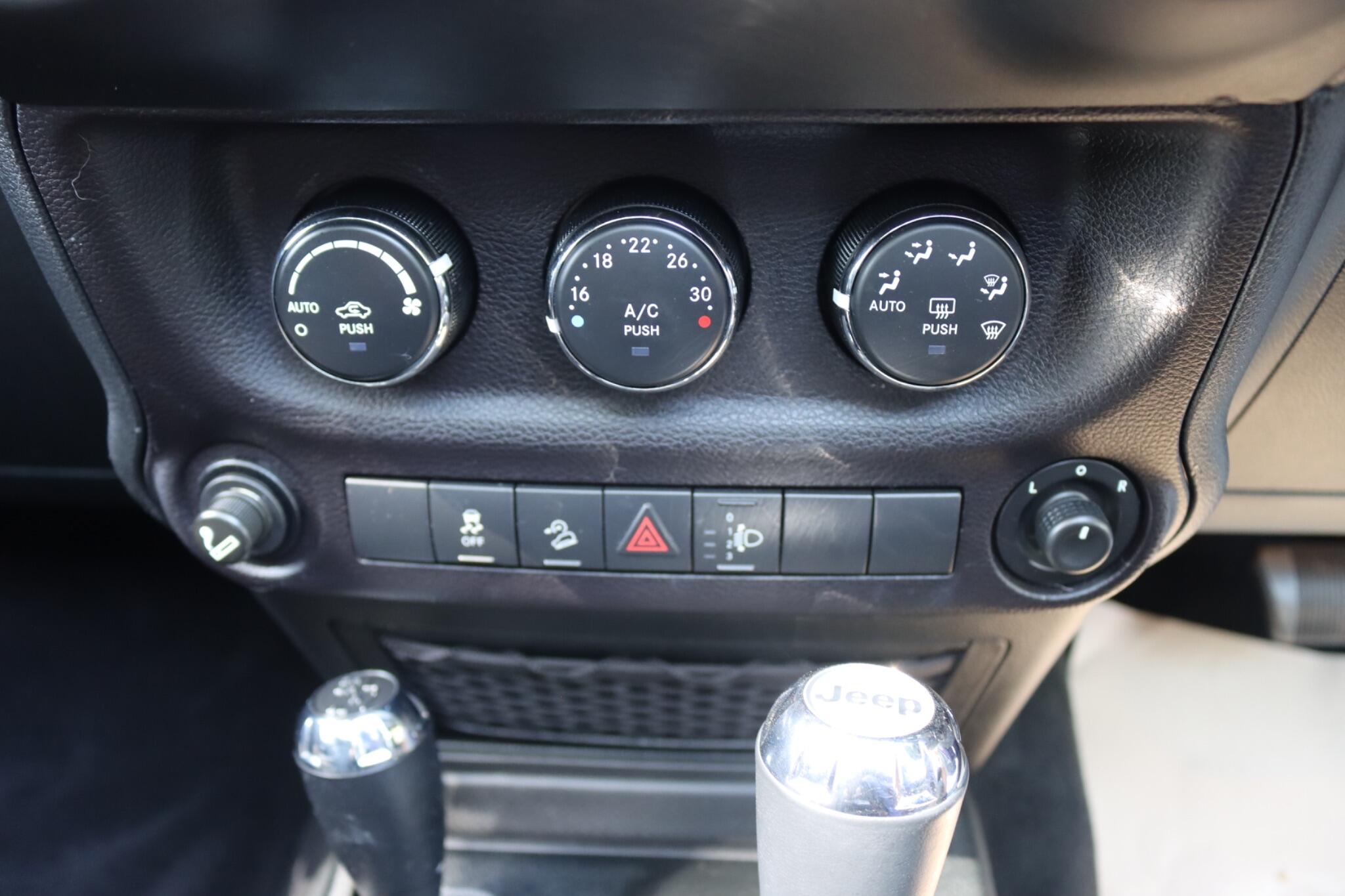 Jeep Wrangler view 32