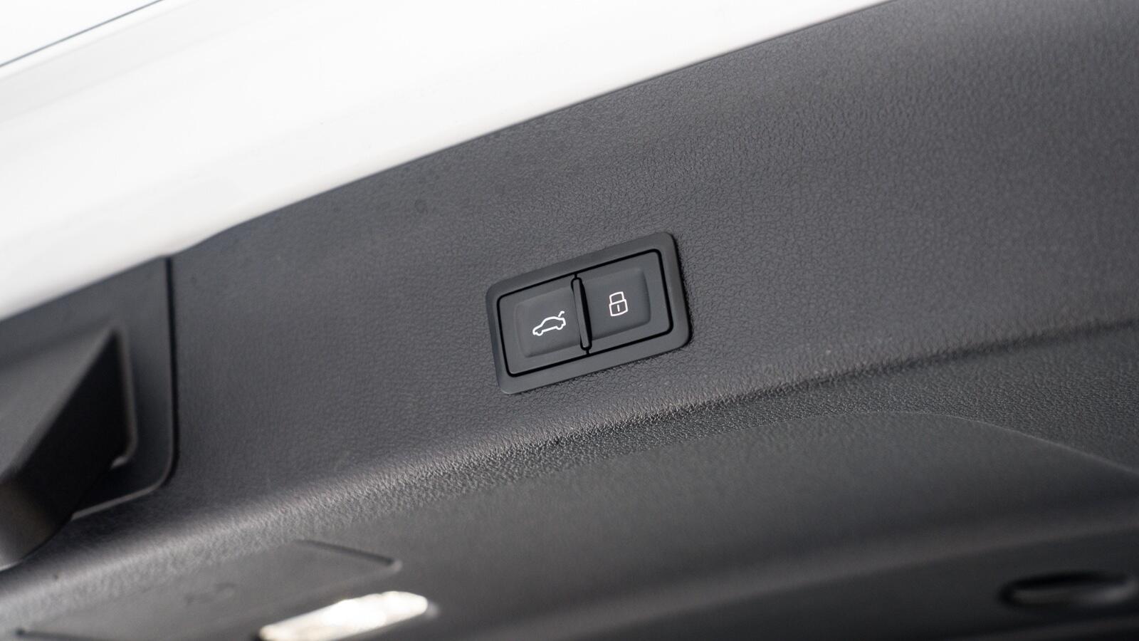 Audi RS6 Avant view 46