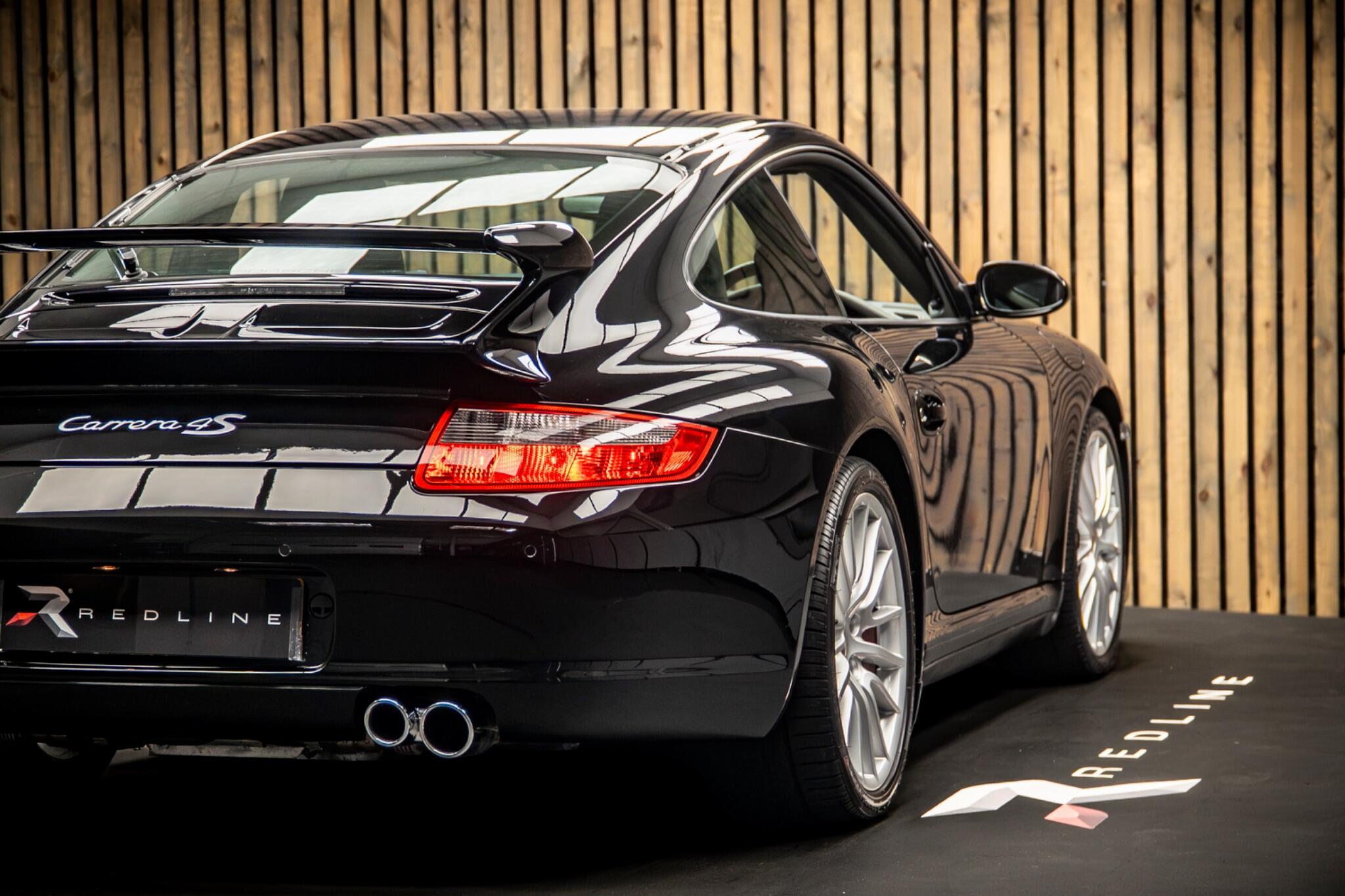 Porsche 911 view 21