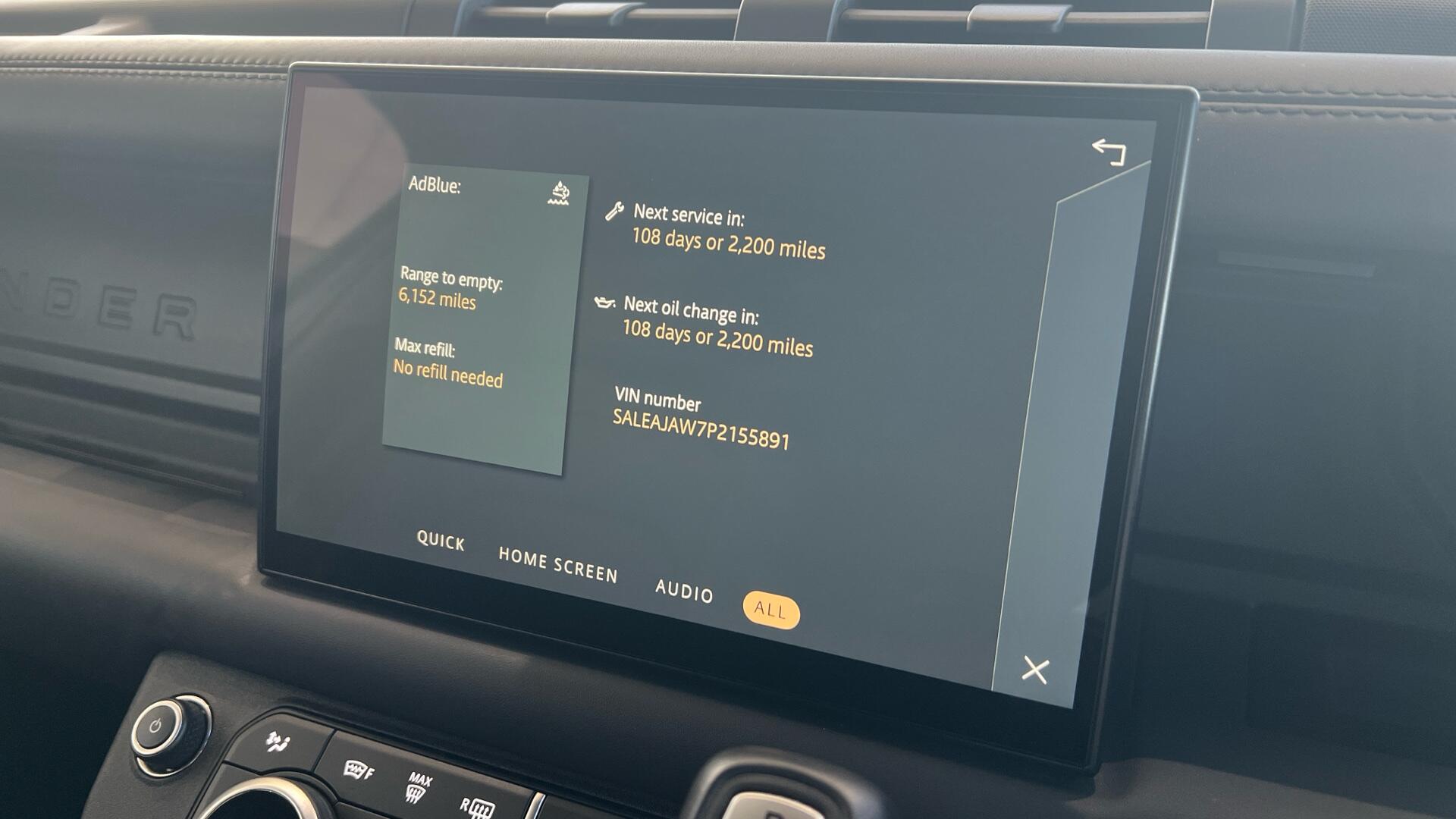 Land Rover Defender view 30