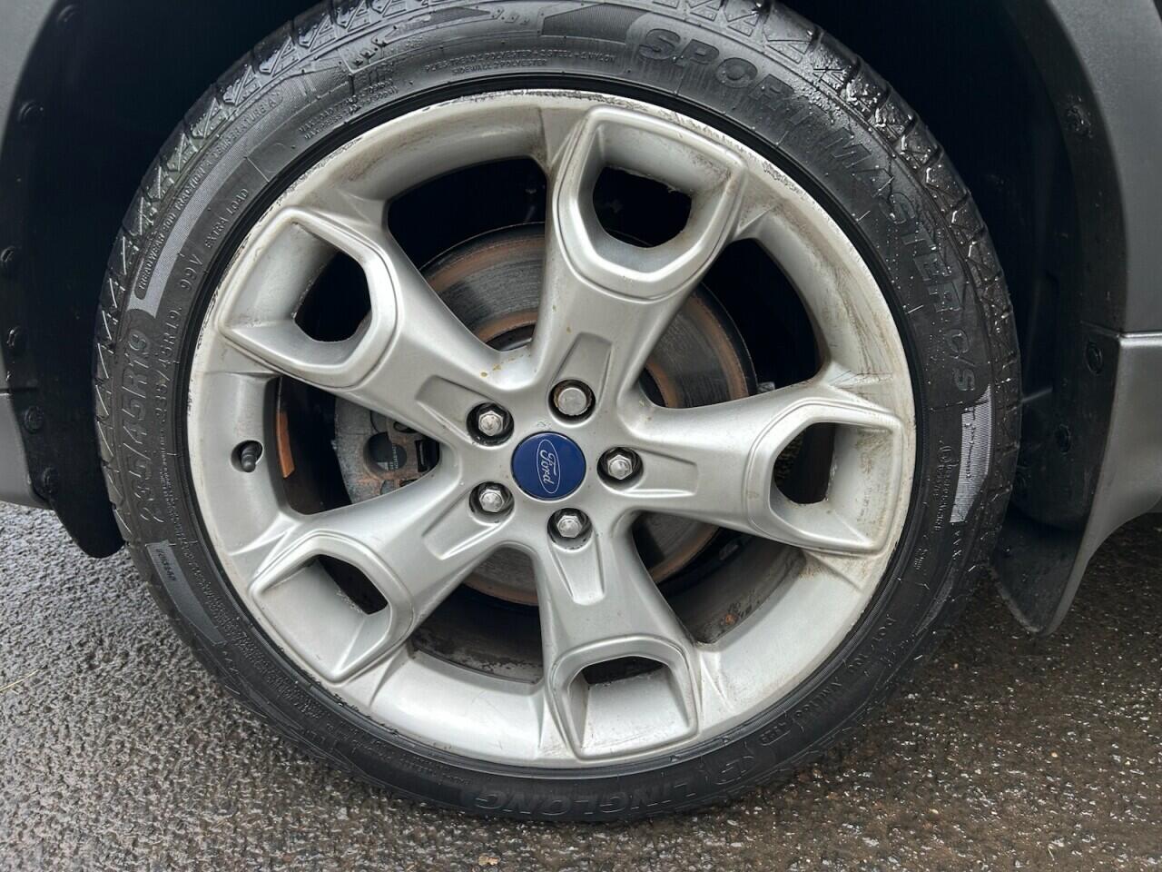 Ford Kuga view 44
