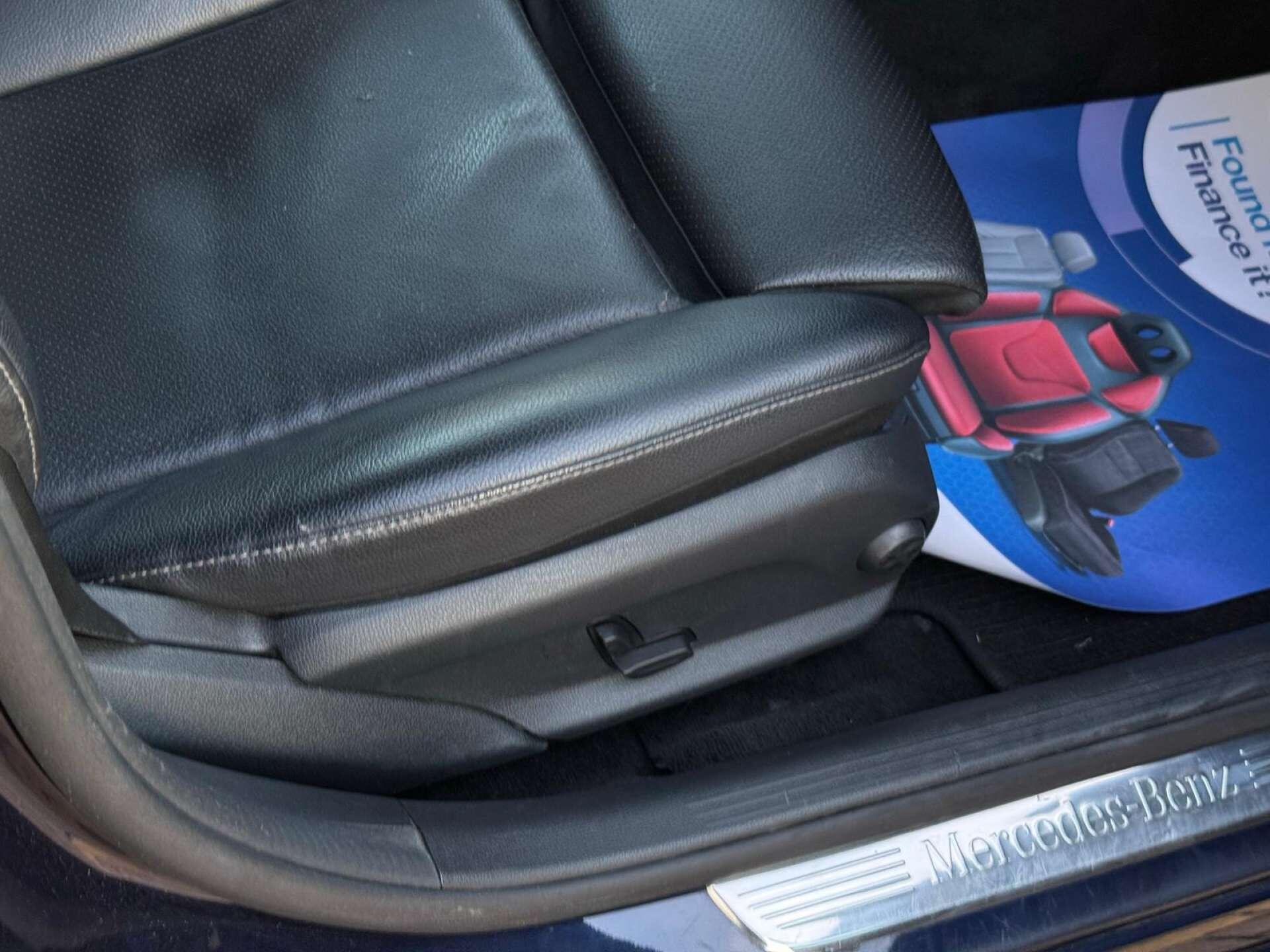 Mercedes-Benz C Class view 23