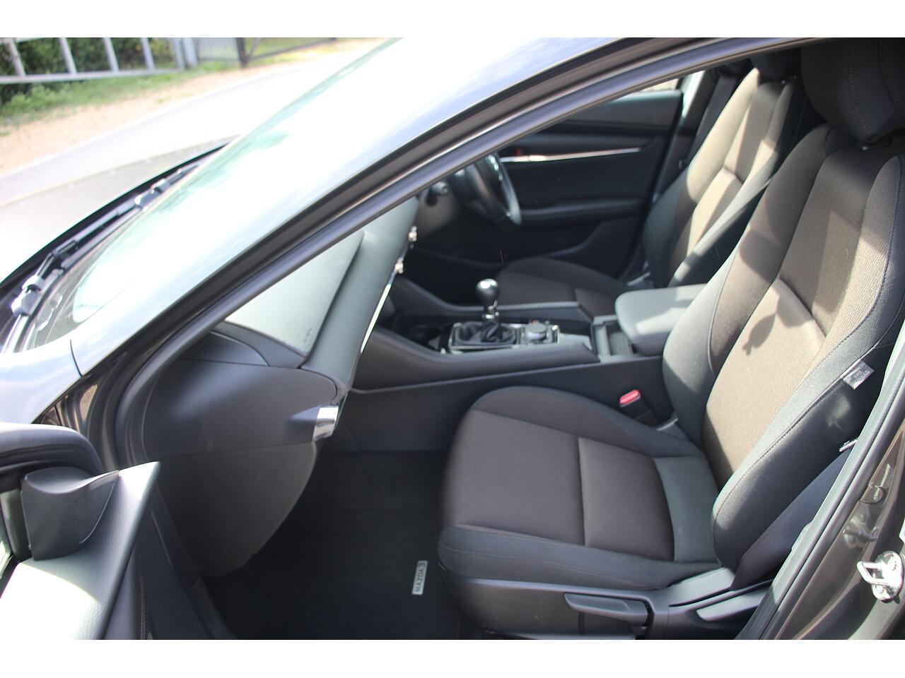 Mazda Mazda3 view 16