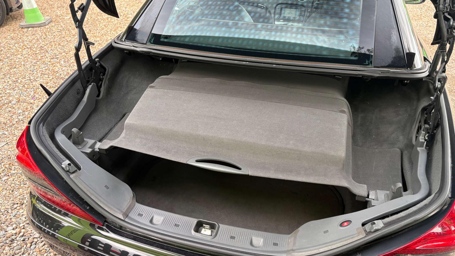 Mercedes-Benz SL view 49