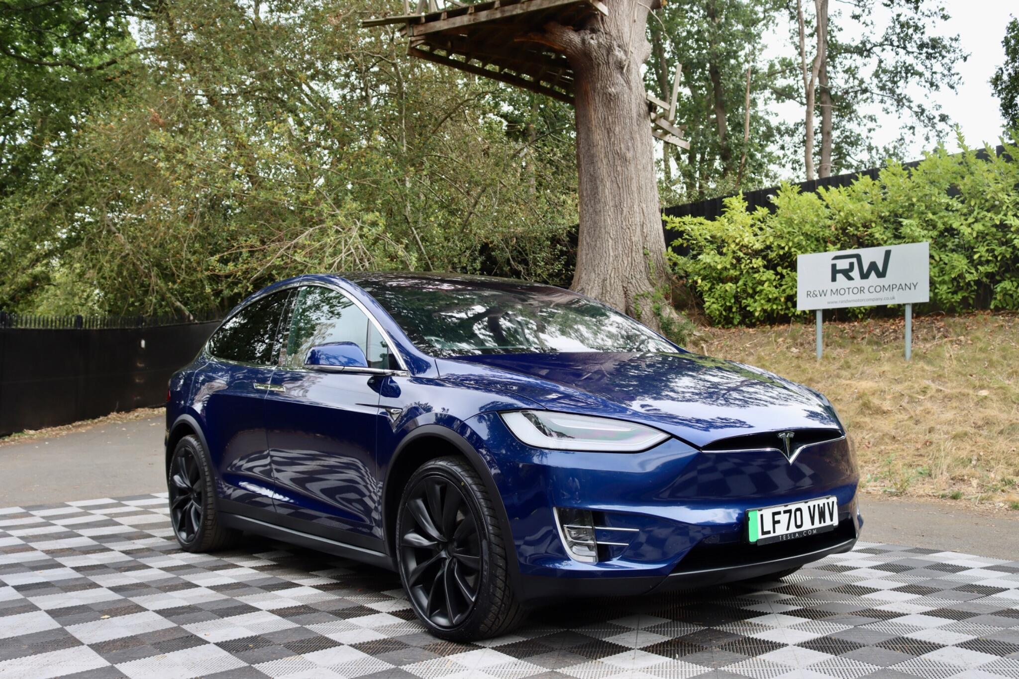 Tesla Model X view 36