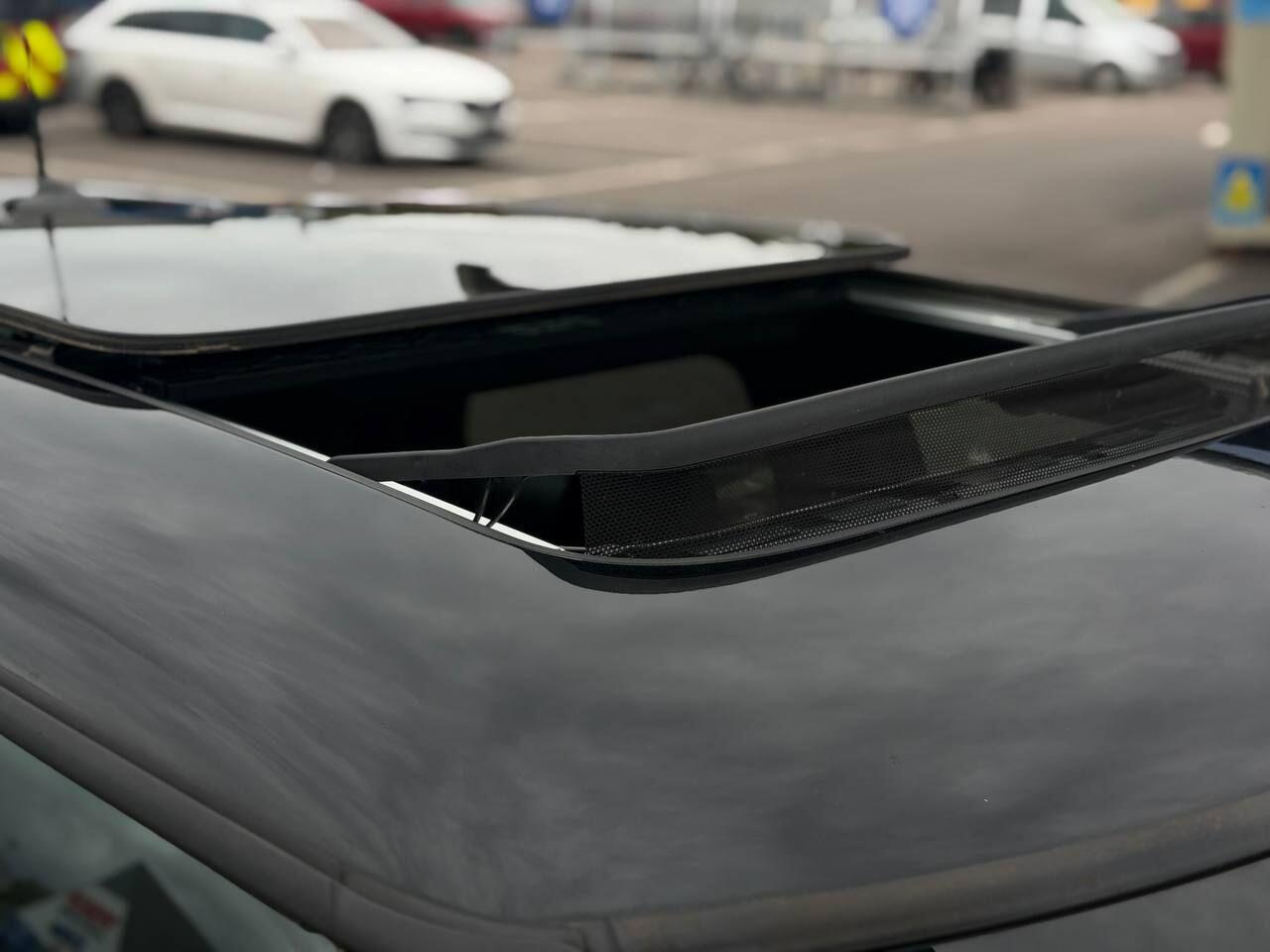 Mini Cooper view 46