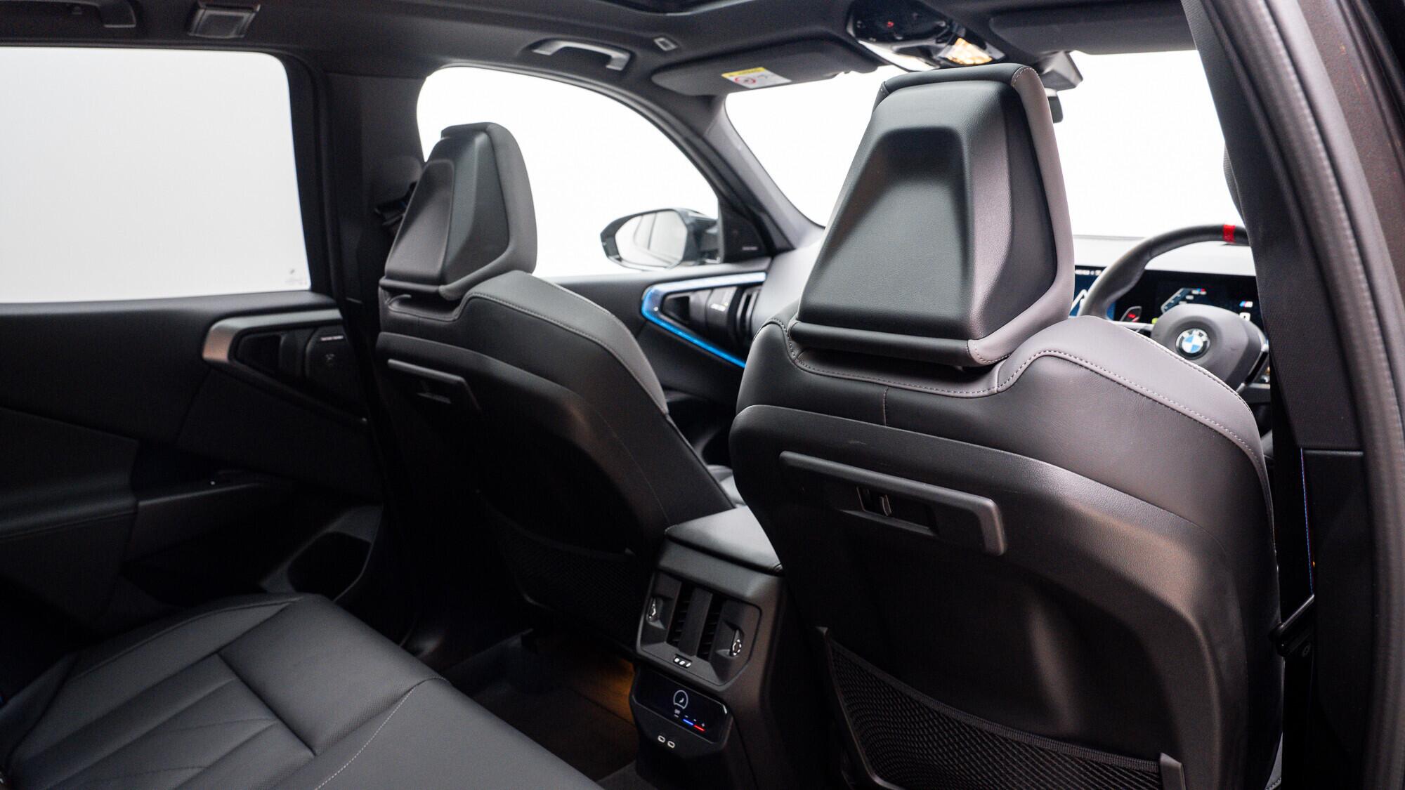 BMW X3 view 10