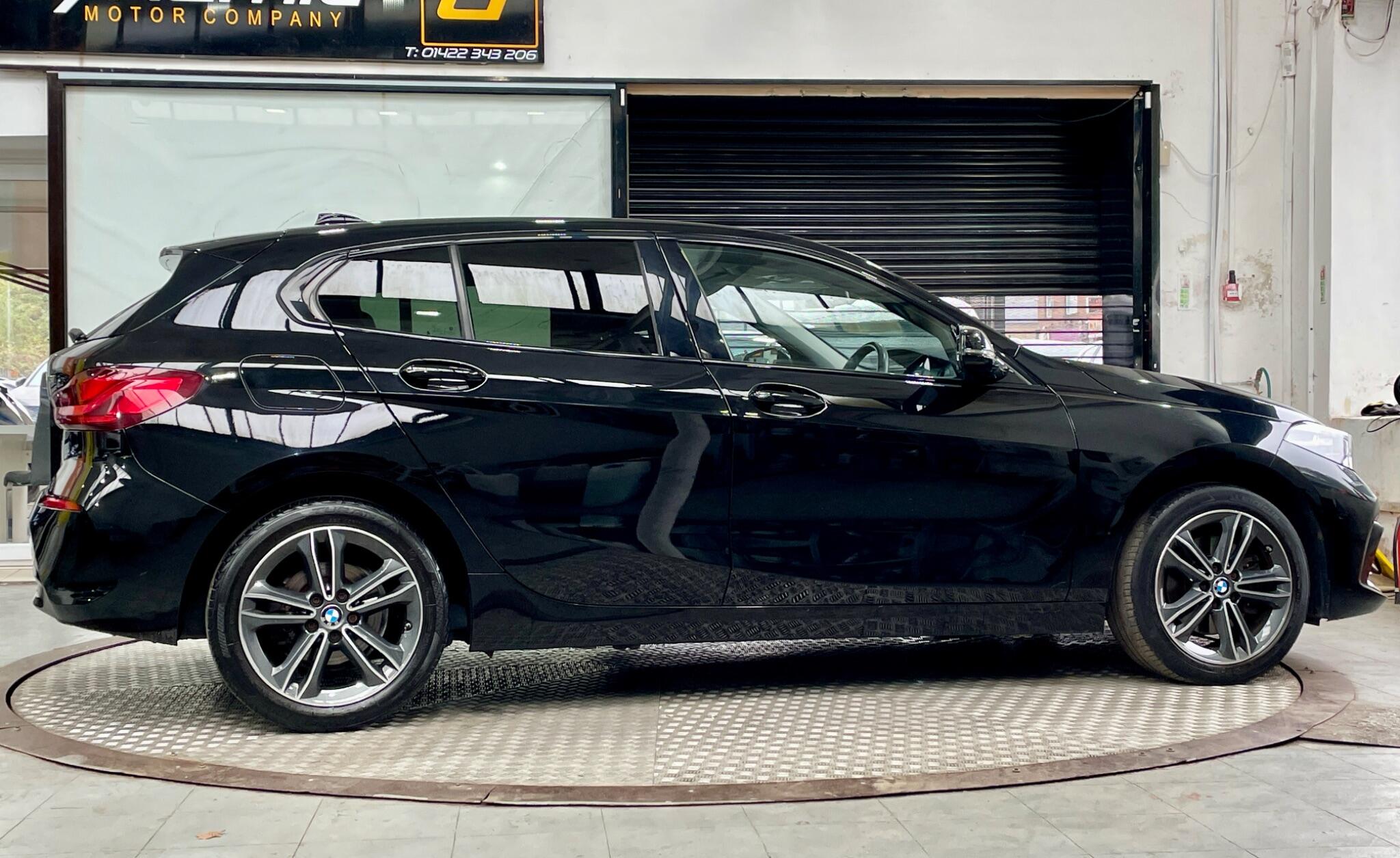 BMW 1 Series view 18