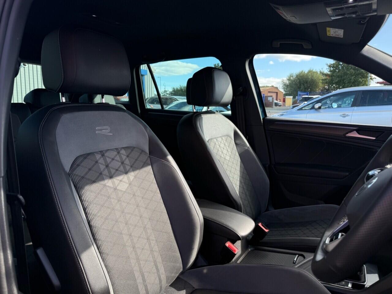 Volkswagen Tiguan view 40