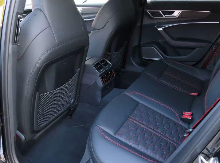 Audi RS6 view 13
