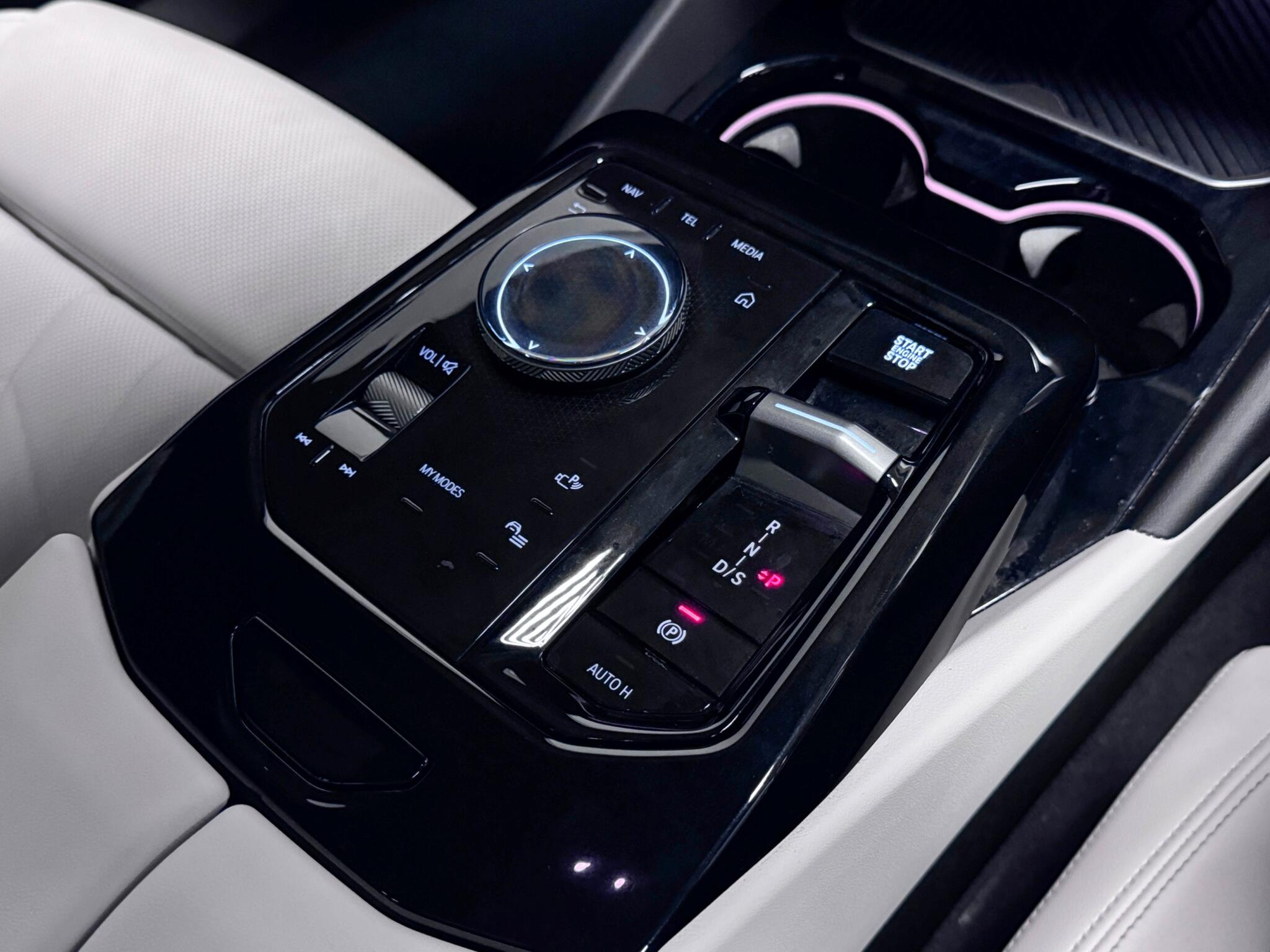 BMW 5 Series view 38