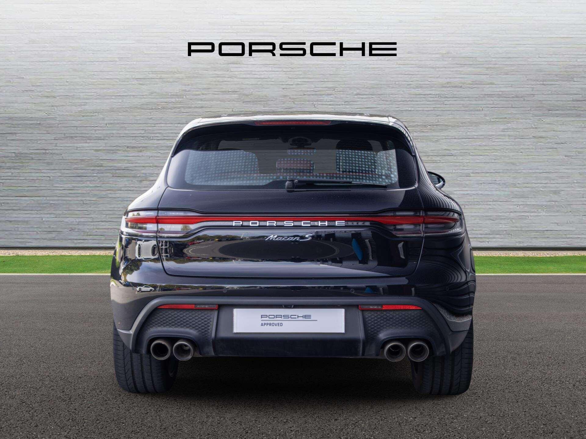 Porsche Macan view 7
