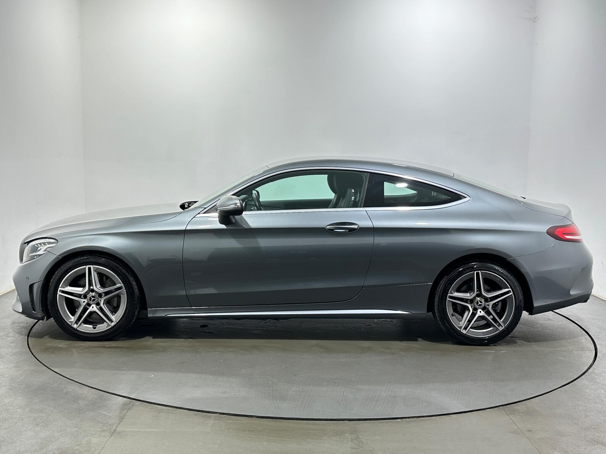 Mercedes-Benz C Class view 5