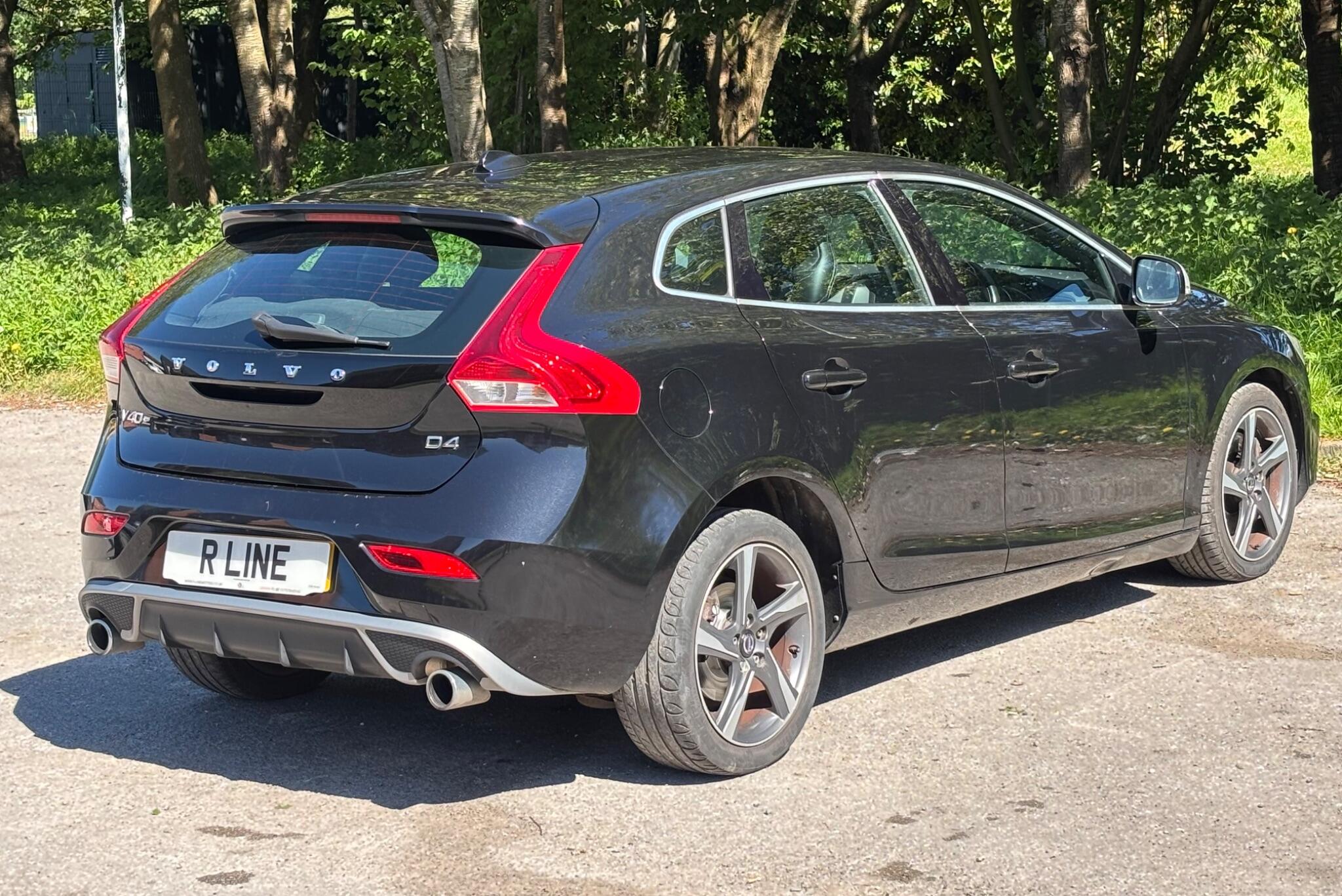 Volvo V40 view 10