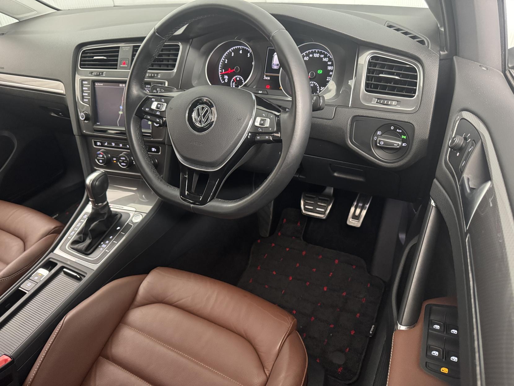 Volkswagen Golf view 51