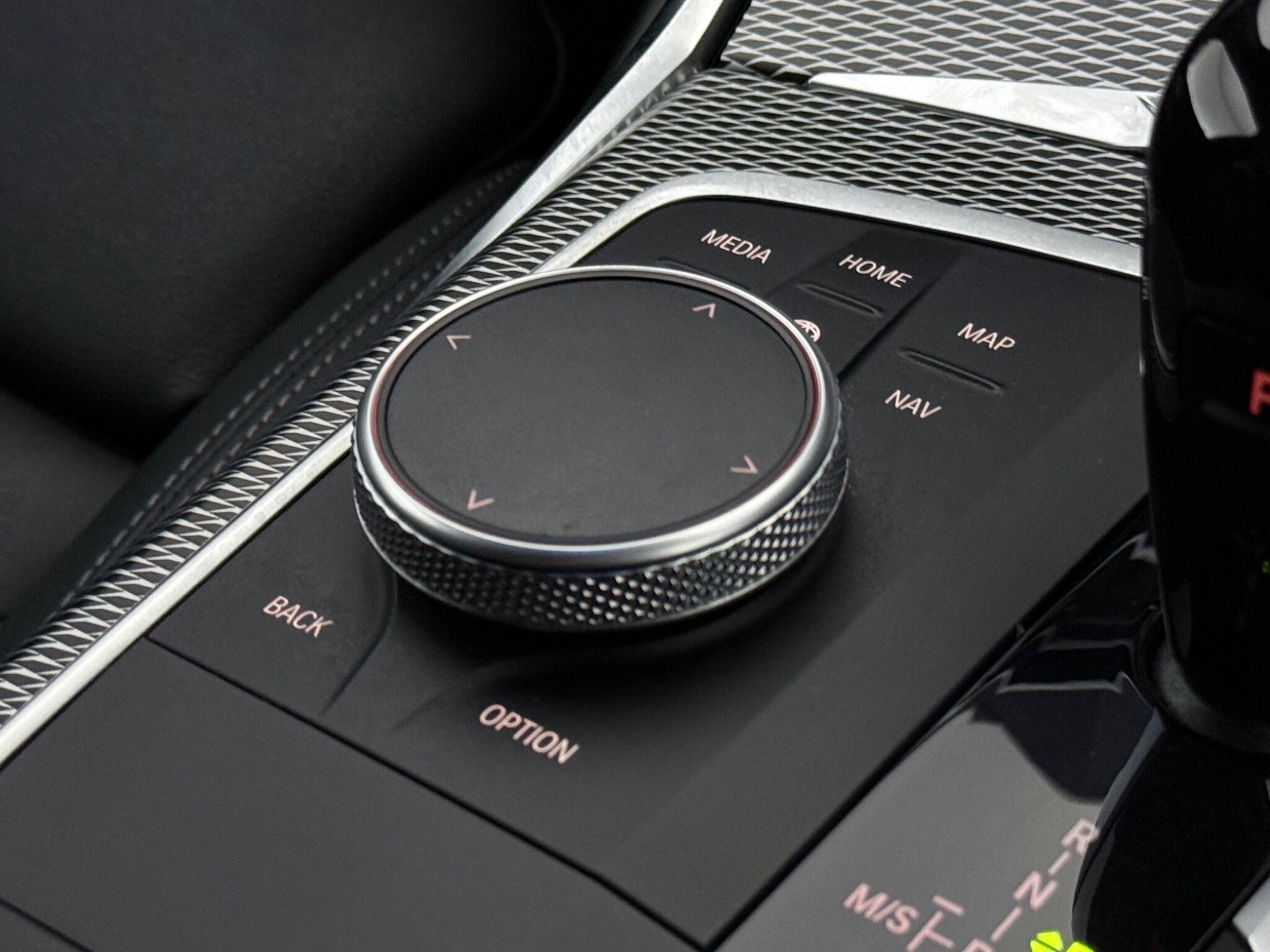 BMW 3 Series view 18