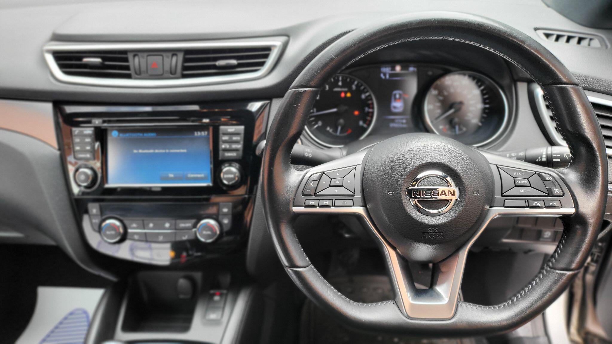 Nissan Qashqai view 25
