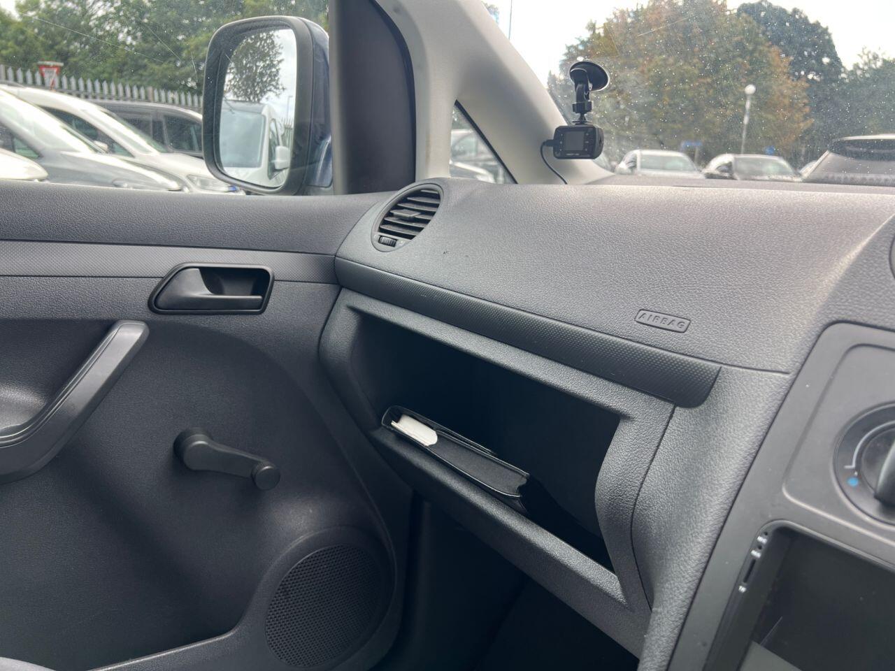 Volkswagen Caddy Maxi view 20