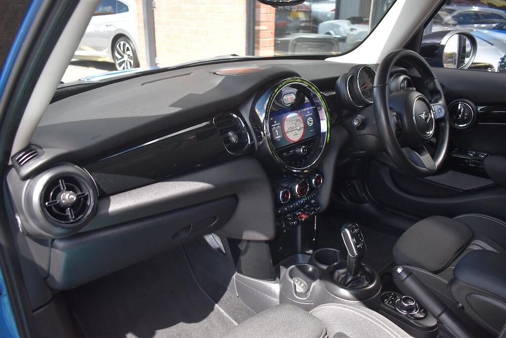 Mini Cooper view 38