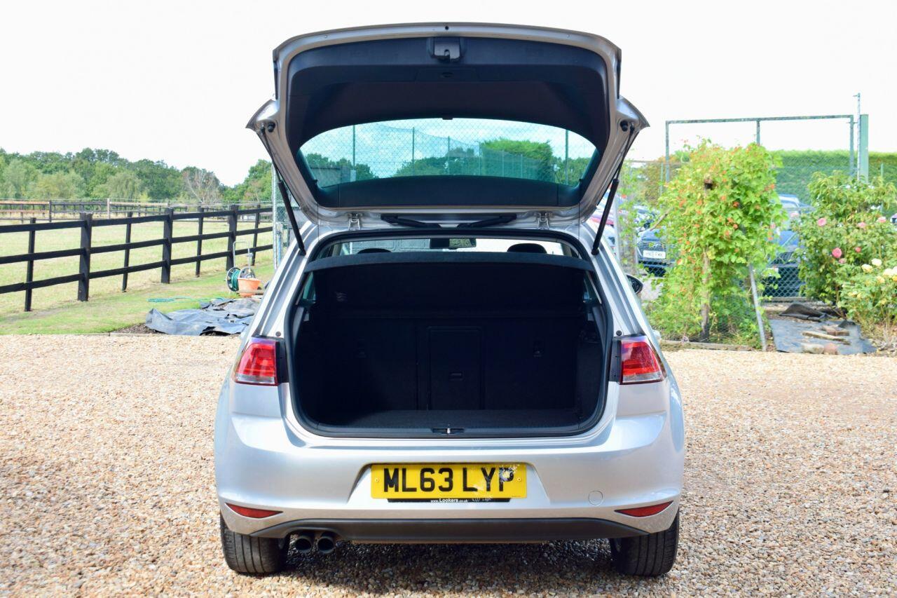Volkswagen Golf view 11