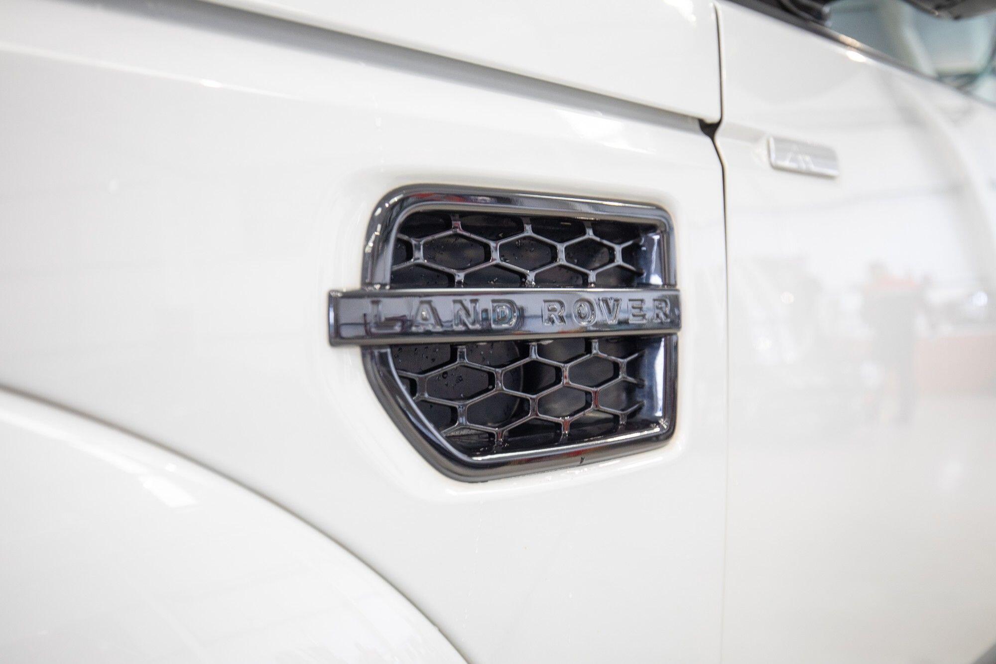 Land Rover Discovery view 7