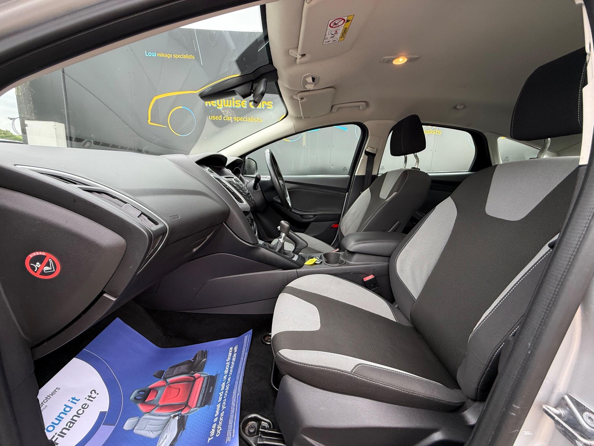 Ford Focus view 24