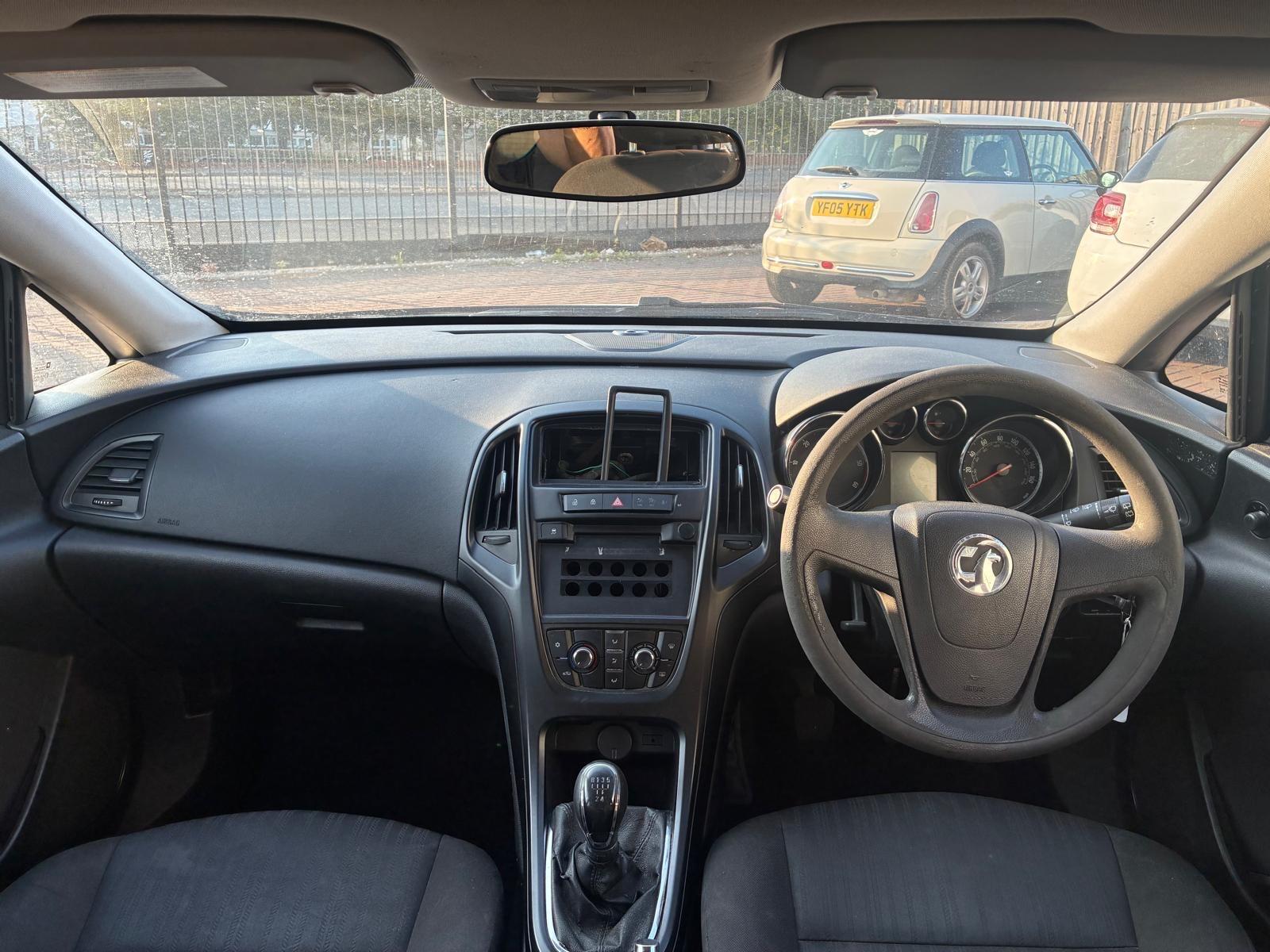 Vauxhall Astra view 19