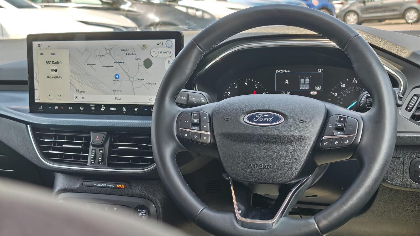 Ford Focus view 15