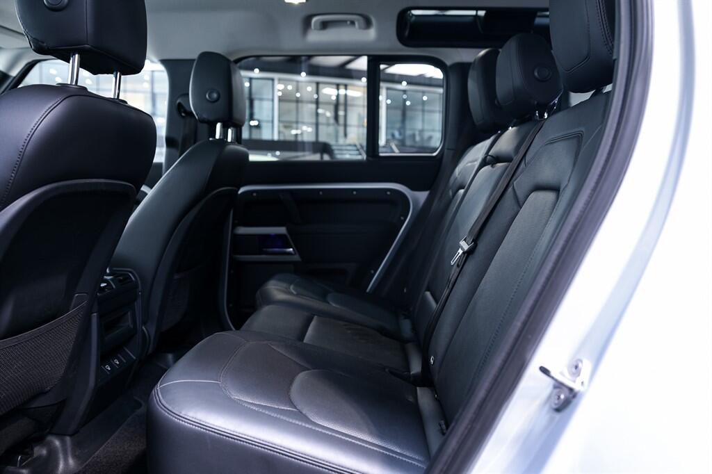 Land Rover Defender view 16