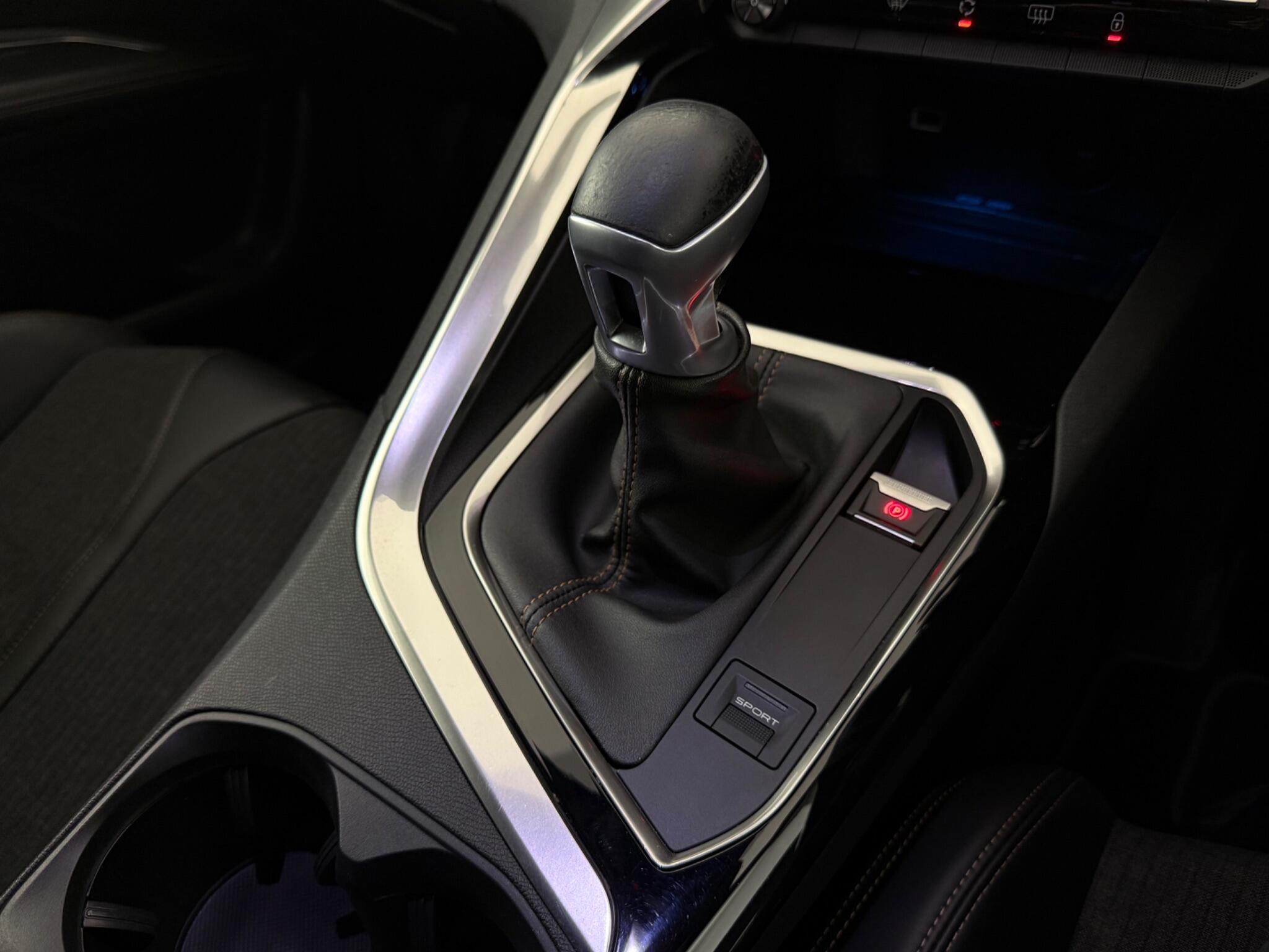 Peugeot 3008 view 18