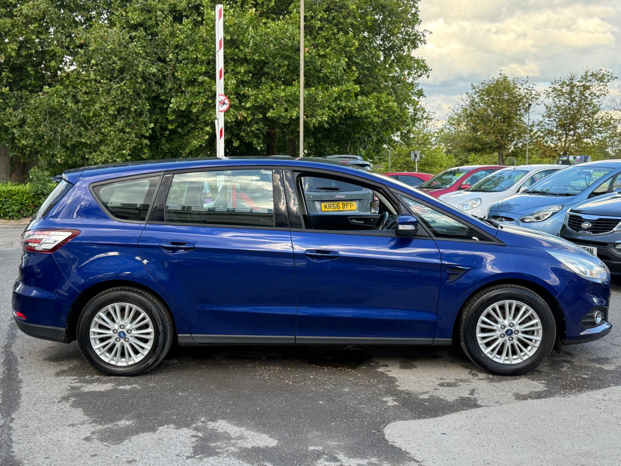 Ford S-Max - Image 20