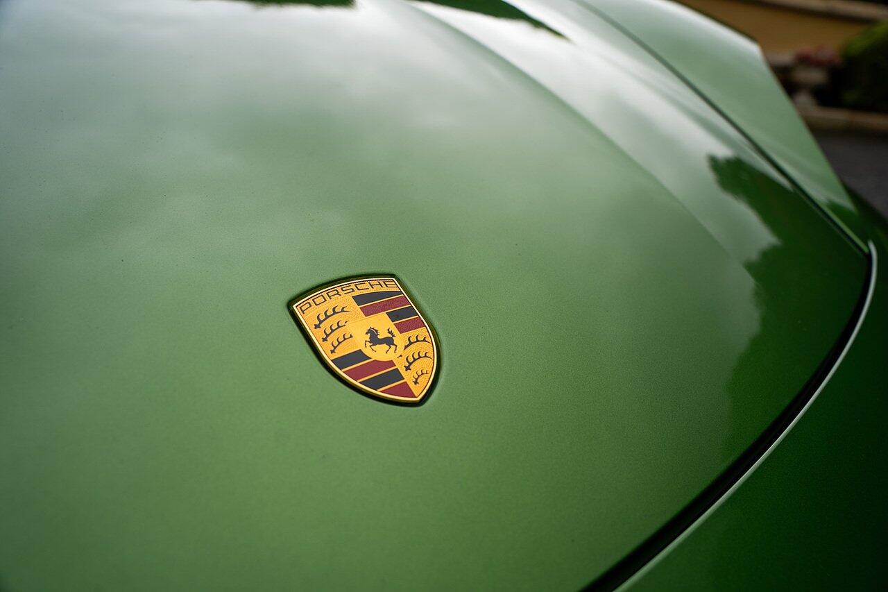 Porsche Taycan view 35