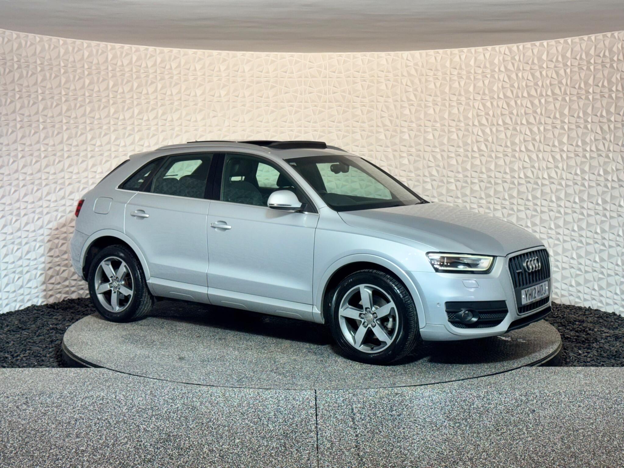 Audi Q3 view 7